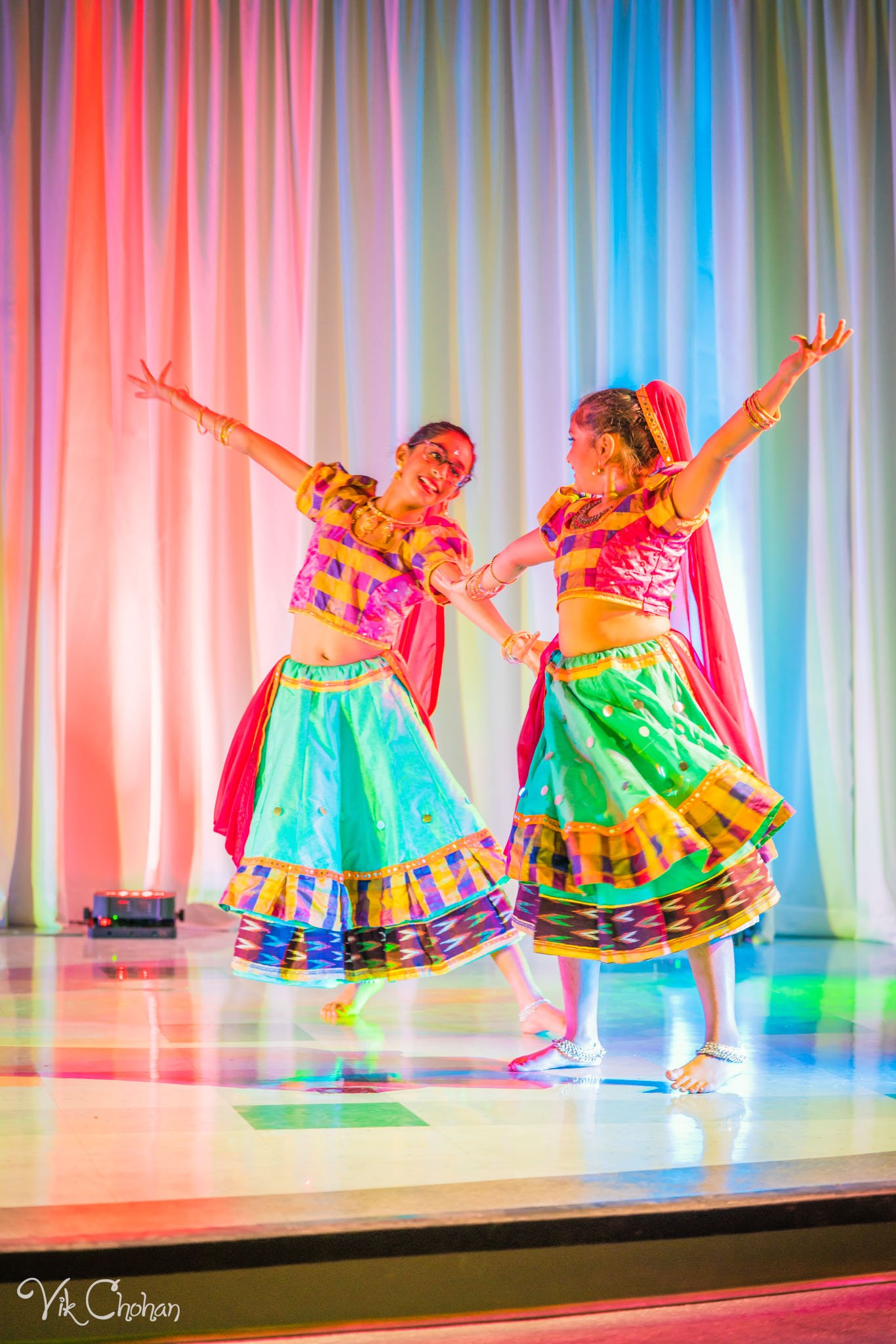 2022-11-05-Nritya-Academy-of-Indian-Dances-FOILV-Diwali-Dhamaka-Vik-Chohan-Photography-Photo-Booth-Social-Media-VCP-404.jpg