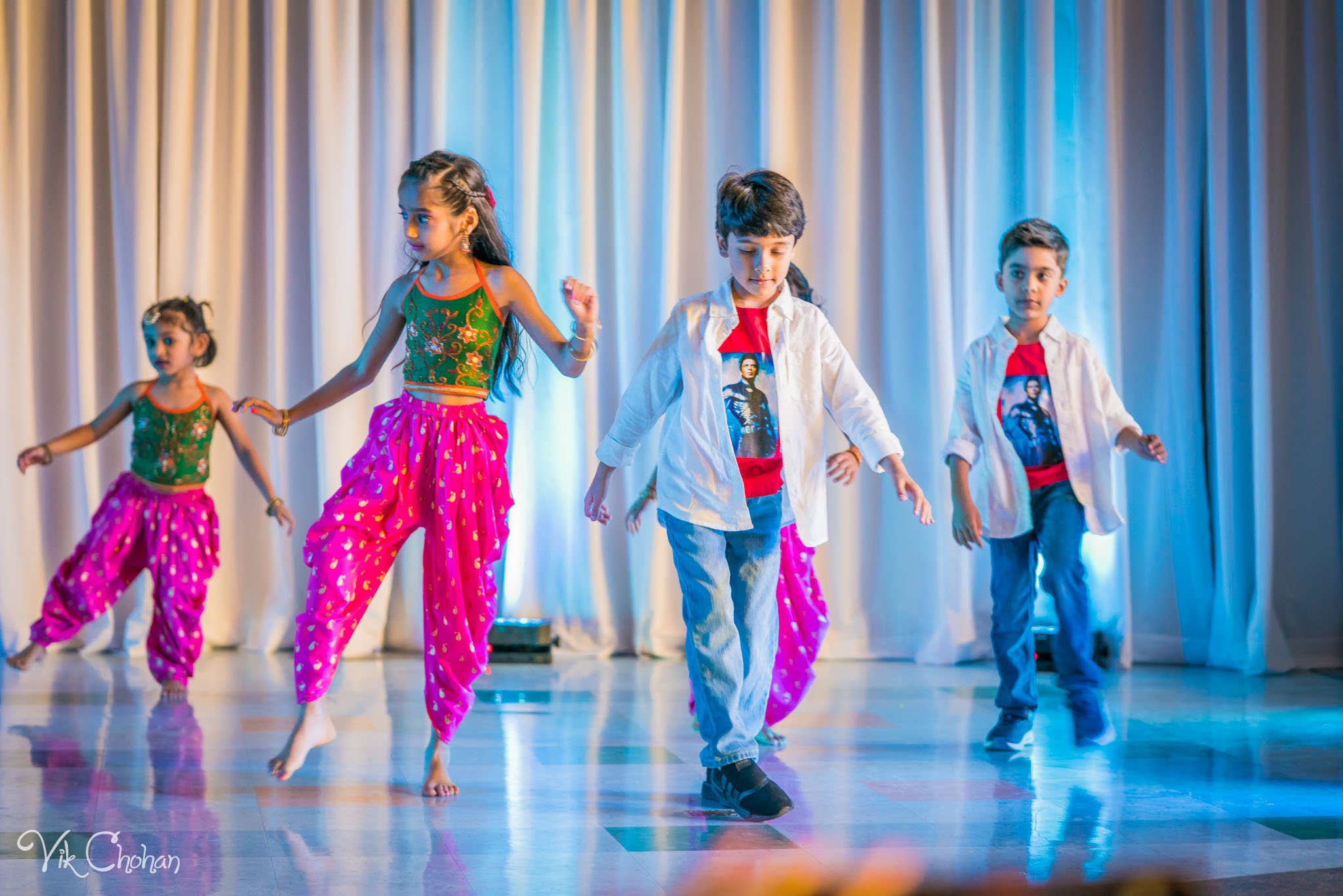 2022-11-05-Nritya-Academy-of-Indian-Dances-FOILV-Diwali-Dhamaka-Vik-Chohan-Photography-Photo-Booth-Social-Media-VCP-097.jpg