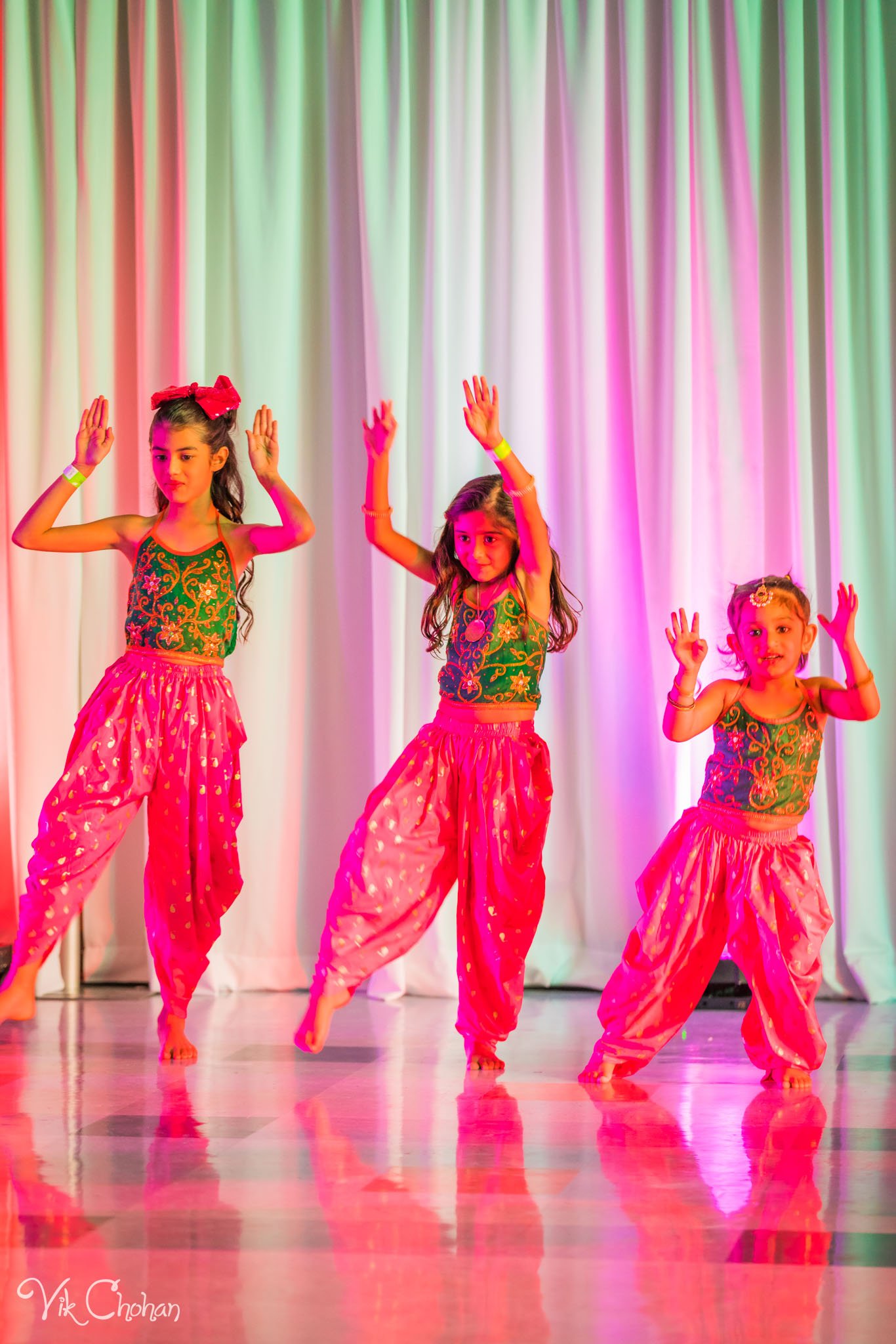 2022-11-05-Nritya-Academy-of-Indian-Dances-FOILV-Diwali-Dhamaka-Vik-Chohan-Photography-Photo-Booth-Social-Media-VCP-118.jpg