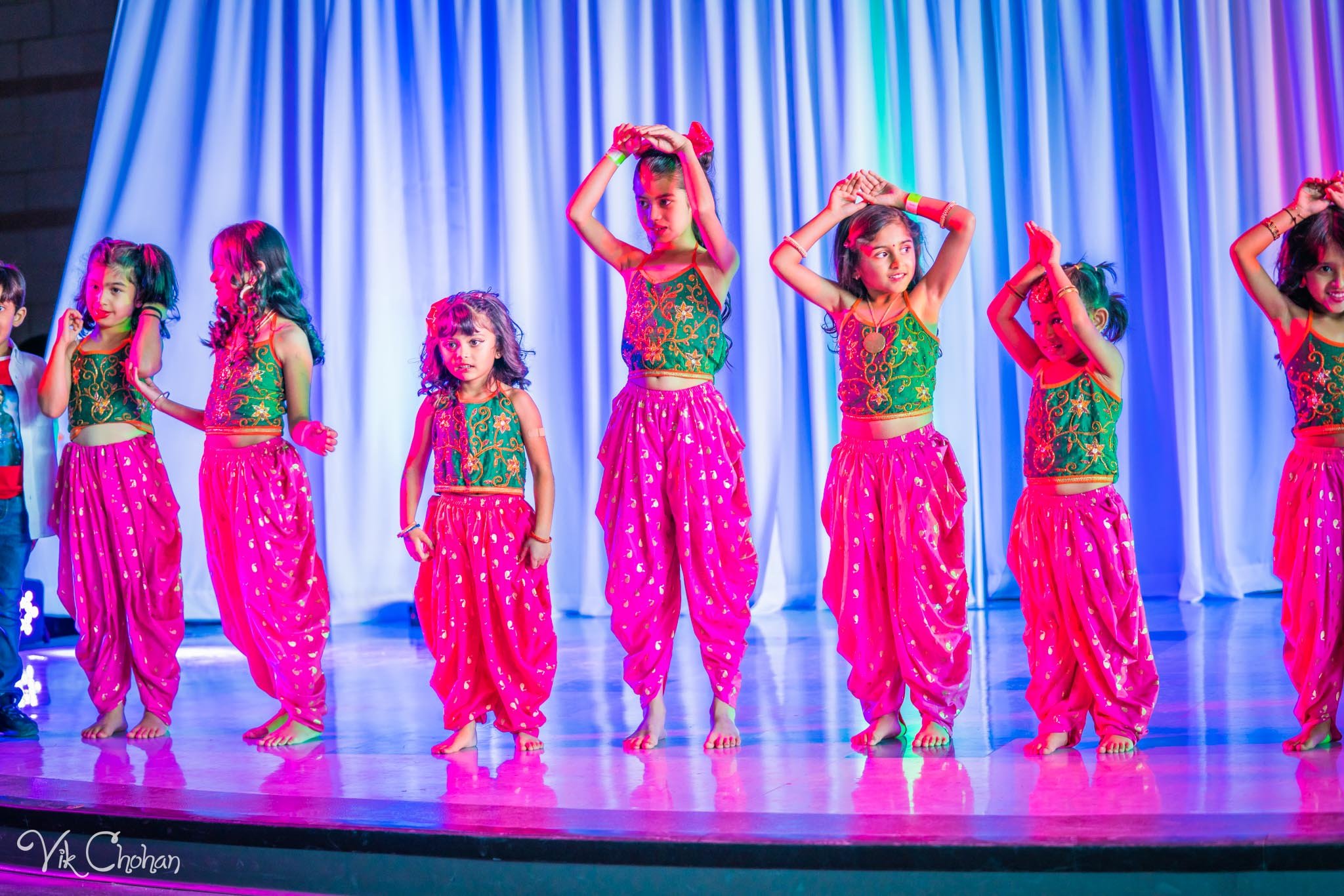 2022-11-05-Nritya-Academy-of-Indian-Dances-FOILV-Diwali-Dhamaka-Vik-Chohan-Photography-Photo-Booth-Social-Media-VCP-129.jpg