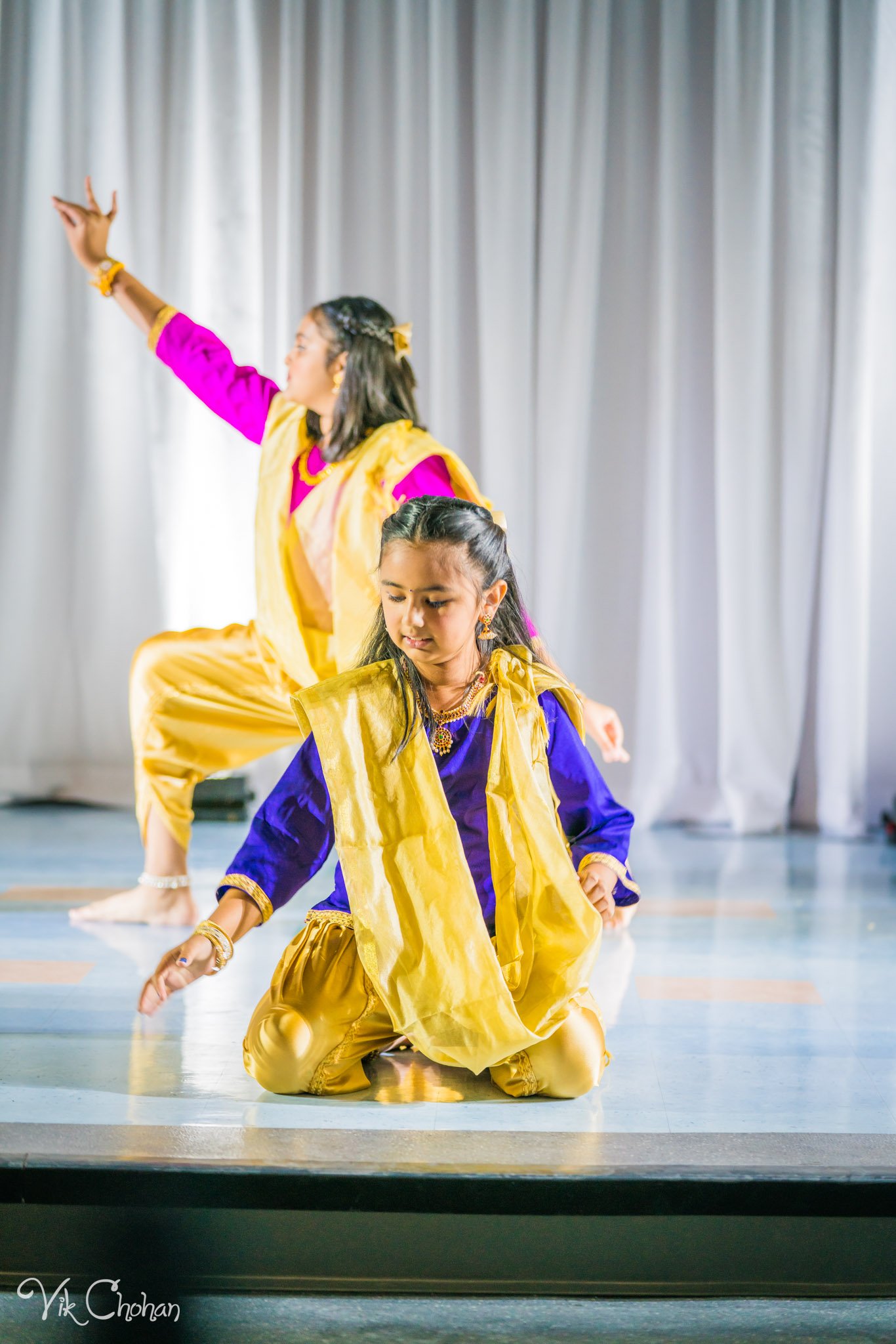2022-11-05-Nritya-Academy-of-Indian-Dances-FOILV-Diwali-Dhamaka-Vik-Chohan-Photography-Photo-Booth-Social-Media-VCP-292.jpg