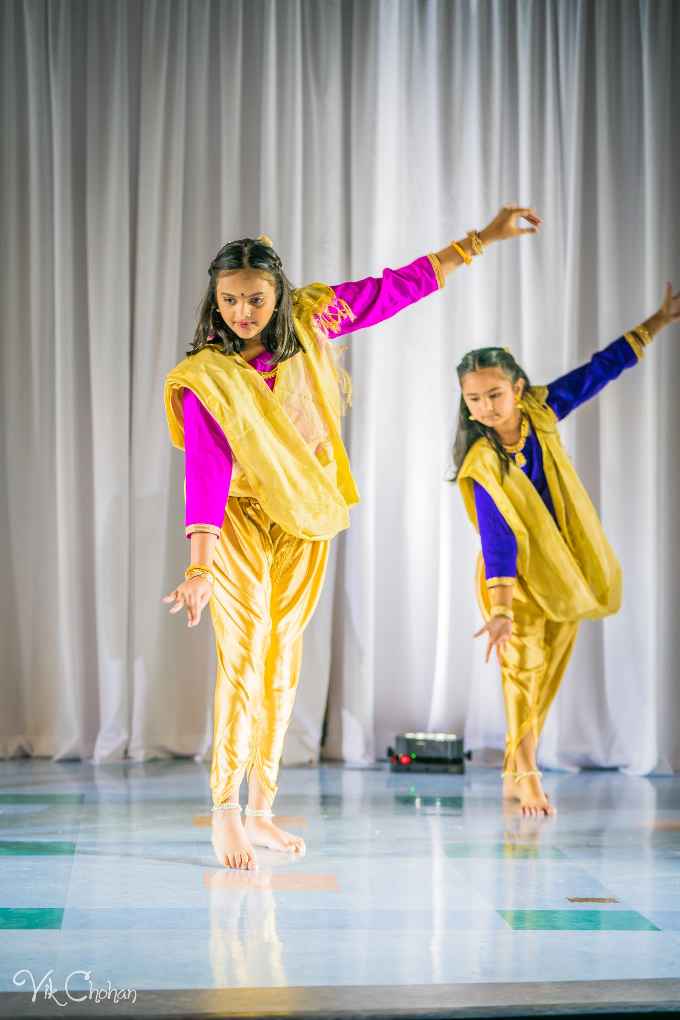 2022-11-05-Nritya-Academy-of-Indian-Dances-FOILV-Diwali-Dhamaka-Vik-Chohan-Photography-Photo-Booth-Social-Media-VCP-298.jpg