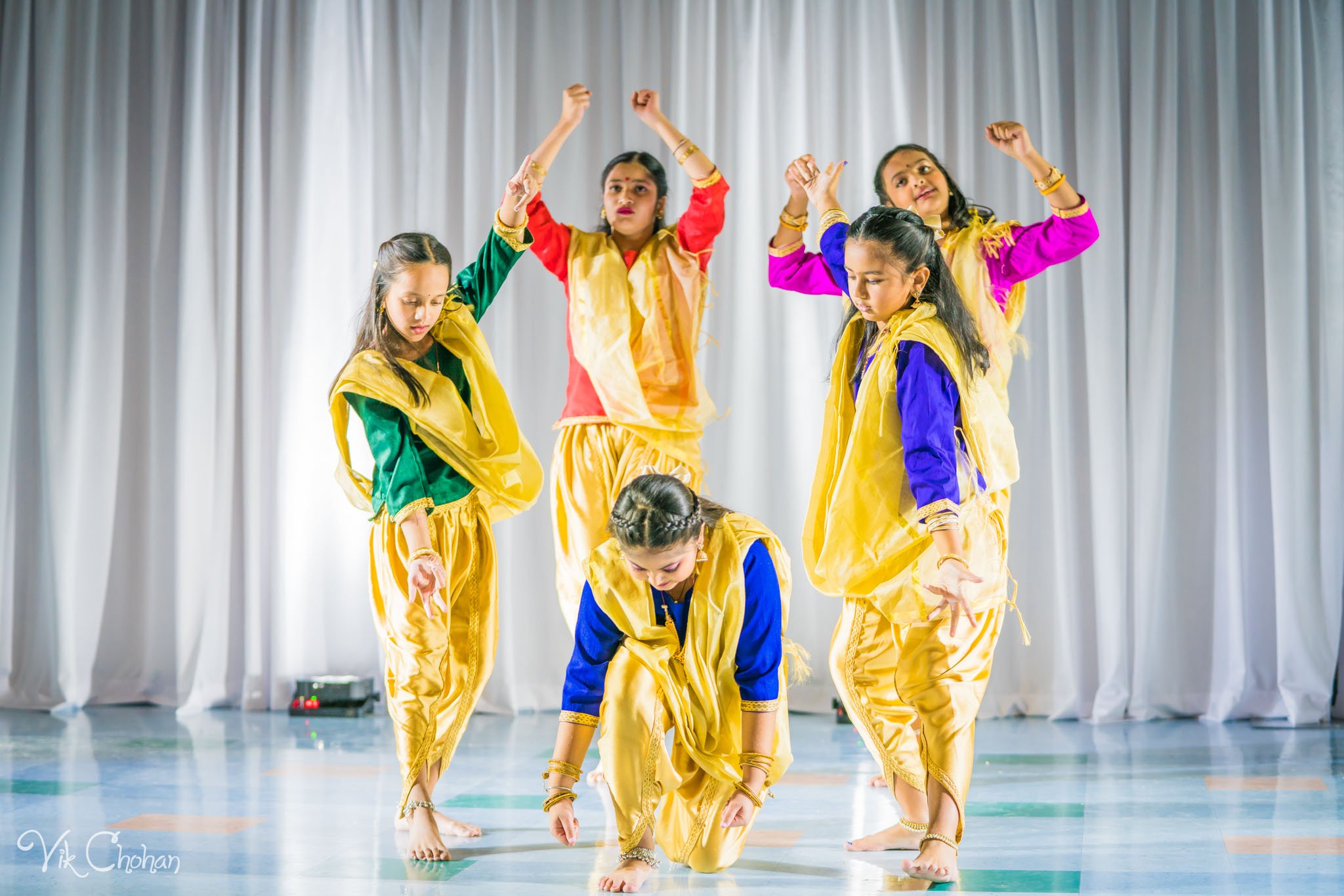 2022-11-05-Nritya-Academy-of-Indian-Dances-FOILV-Diwali-Dhamaka-Vik-Chohan-Photography-Photo-Booth-Social-Media-VCP-309.jpg