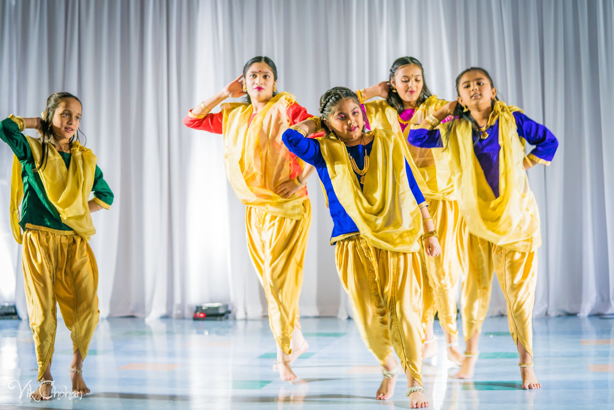 2022-11-05-Nritya-Academy-of-Indian-Dances-FOILV-Diwali-Dhamaka-Vik-Chohan-Photography-Photo-Booth-Social-Media-VCP-312.jpg