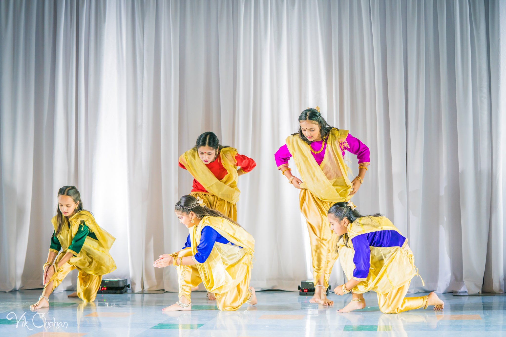 2022-11-05-Nritya-Academy-of-Indian-Dances-FOILV-Diwali-Dhamaka-Vik-Chohan-Photography-Photo-Booth-Social-Media-VCP-313.jpg