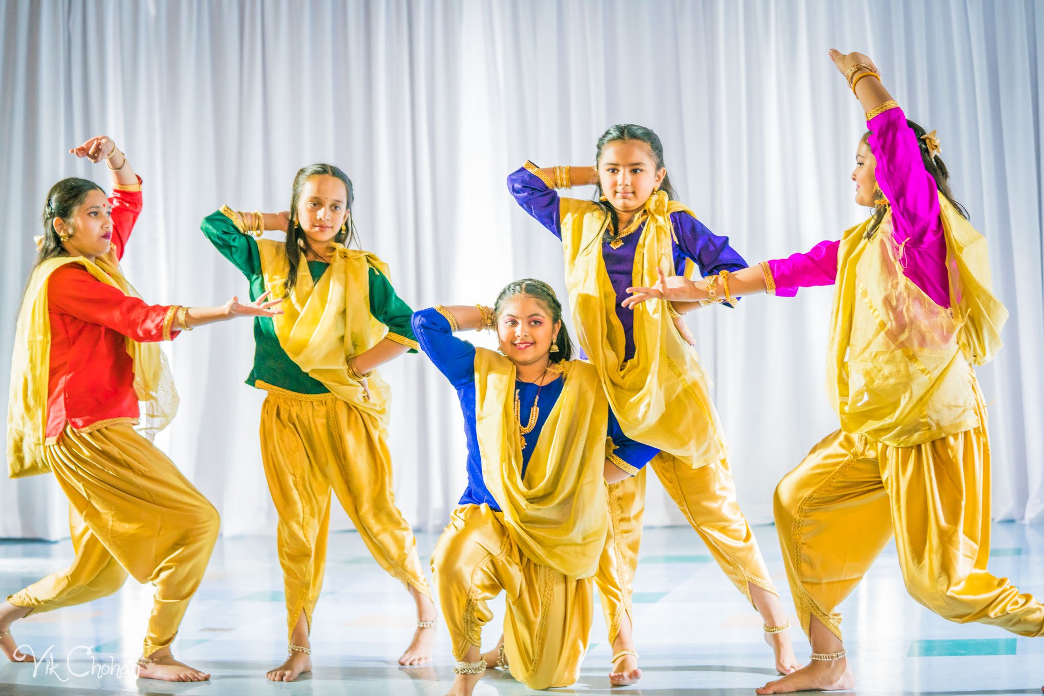 2022-11-05-Nritya-Academy-of-Indian-Dances-FOILV-Diwali-Dhamaka-Vik-Chohan-Photography-Photo-Booth-Social-Media-VCP-318.jpg