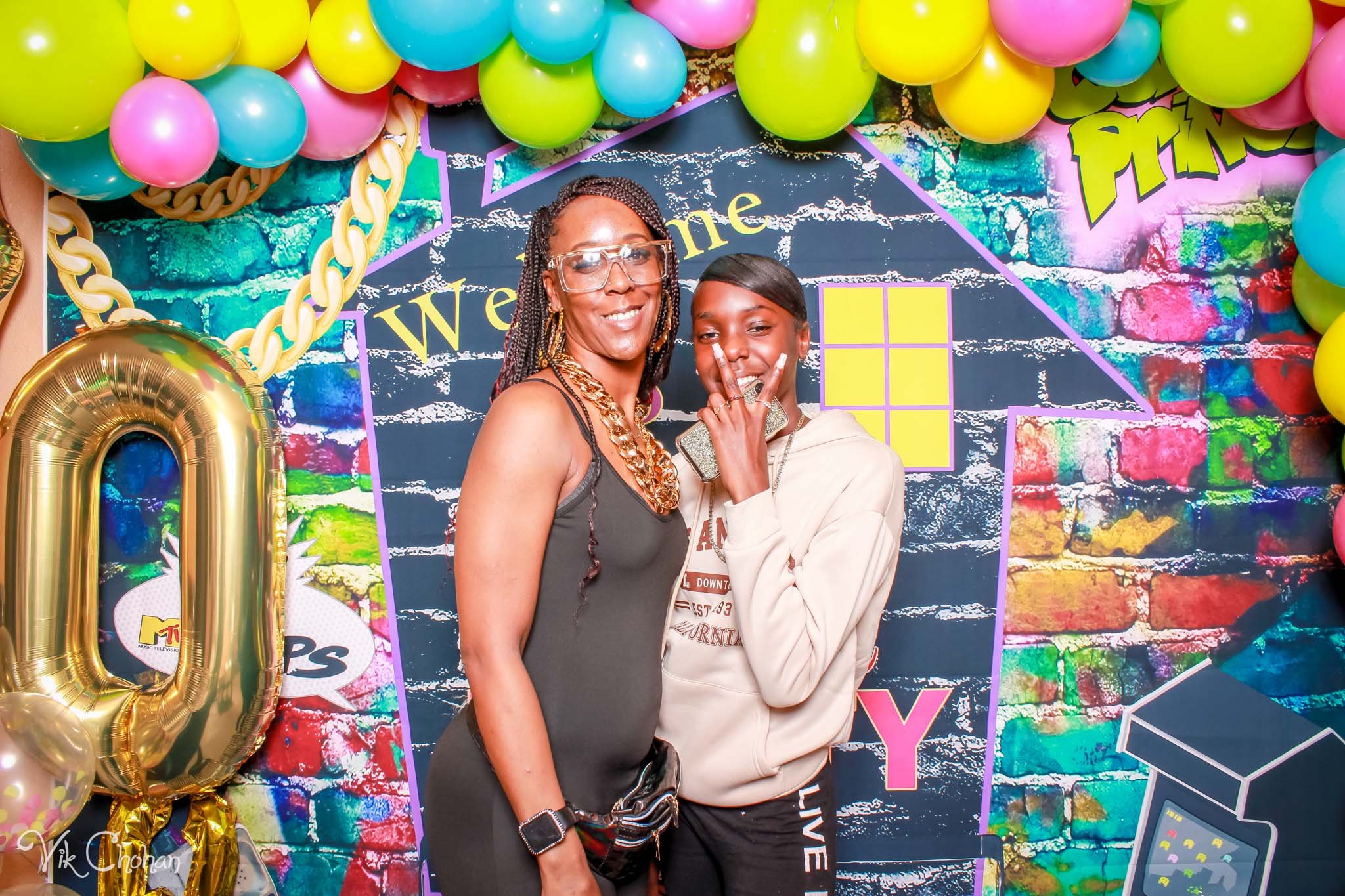 2022-11-26-Fabreonne-40-and-Fabulous-Birthday-House-Party-Photo-Booth-Vik-Chohan-Photography-Photo-Booth-Social-Media-VCP-008.jpg