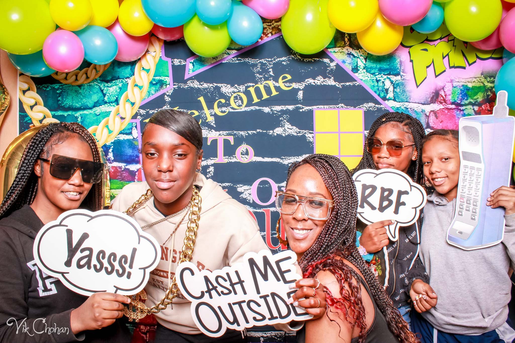 2022-11-26-Fabreonne-40-and-Fabulous-Birthday-House-Party-Photo-Booth-Vik-Chohan-Photography-Photo-Booth-Social-Media-VCP-012.jpg