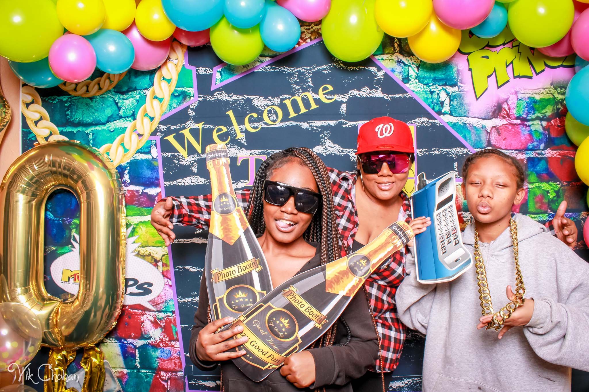 2022-11-26-Fabreonne-40-and-Fabulous-Birthday-House-Party-Photo-Booth-Vik-Chohan-Photography-Photo-Booth-Social-Media-VCP-018.jpg