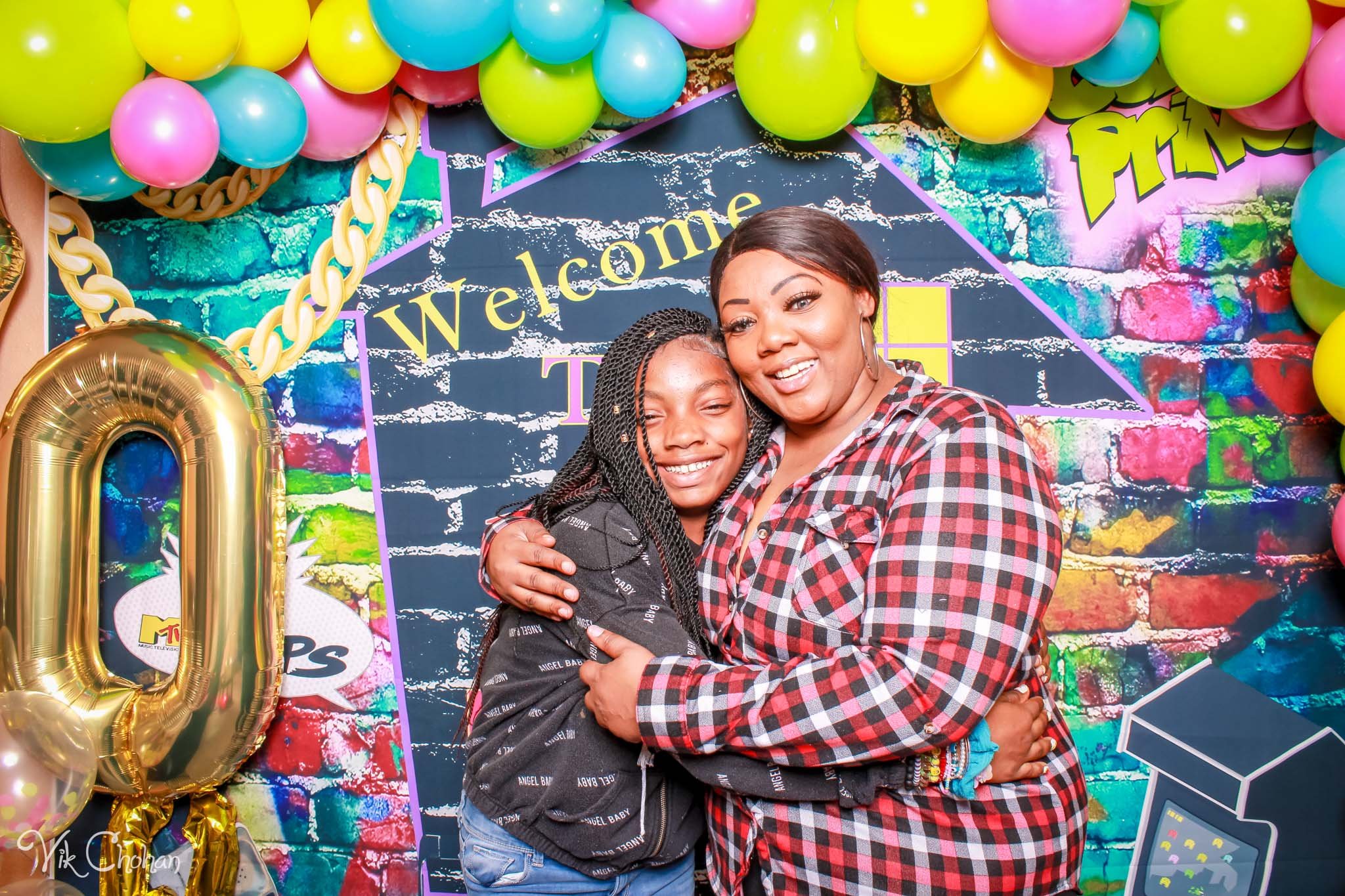 2022-11-26-Fabreonne-40-and-Fabulous-Birthday-House-Party-Photo-Booth-Vik-Chohan-Photography-Photo-Booth-Social-Media-VCP-026.jpg