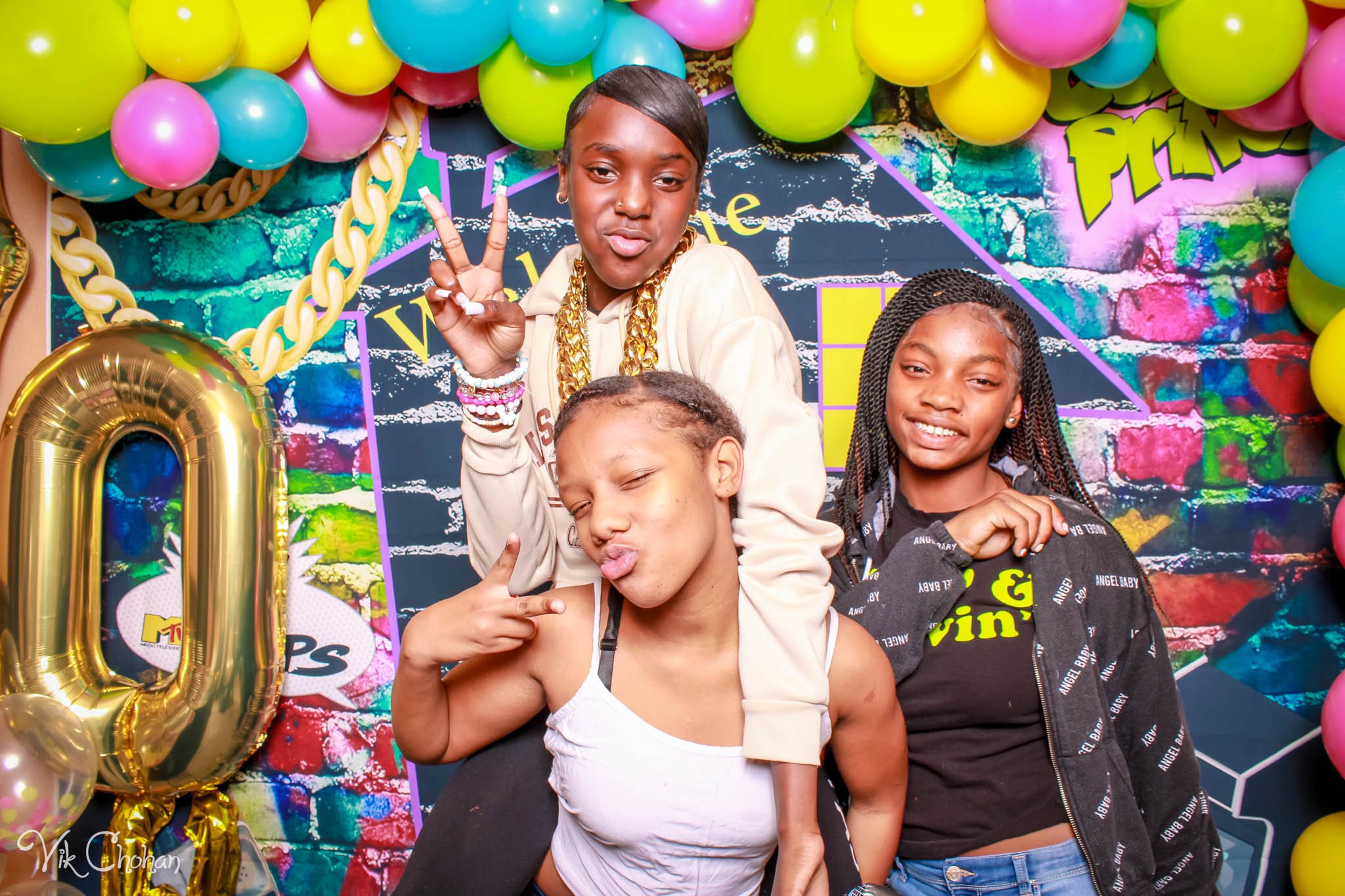 2022-11-26-Fabreonne-40-and-Fabulous-Birthday-House-Party-Photo-Booth-Vik-Chohan-Photography-Photo-Booth-Social-Media-VCP-043.jpg