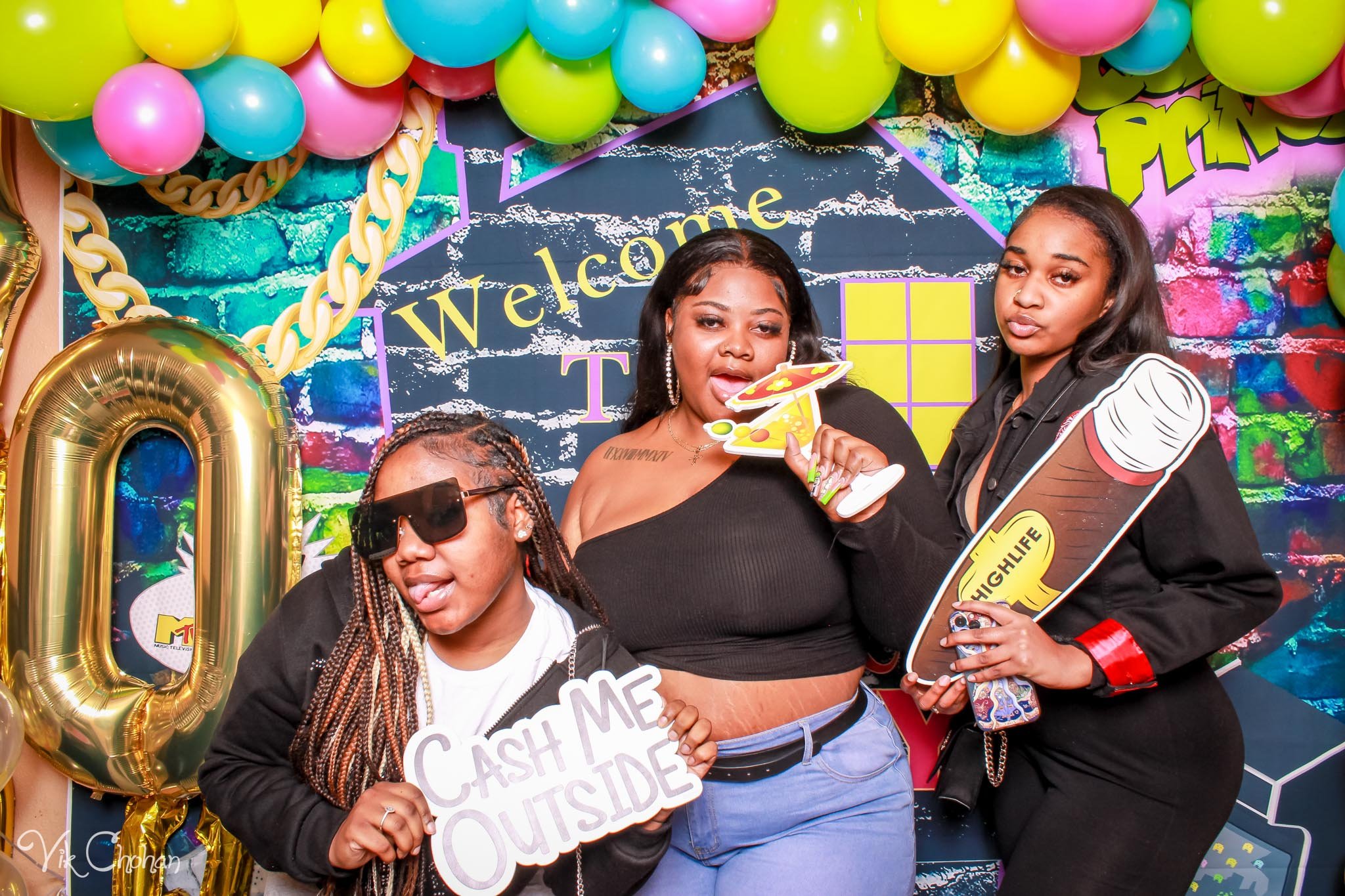 2022-11-26-Fabreonne-40-and-Fabulous-Birthday-House-Party-Photo-Booth-Vik-Chohan-Photography-Photo-Booth-Social-Media-VCP-078.jpg