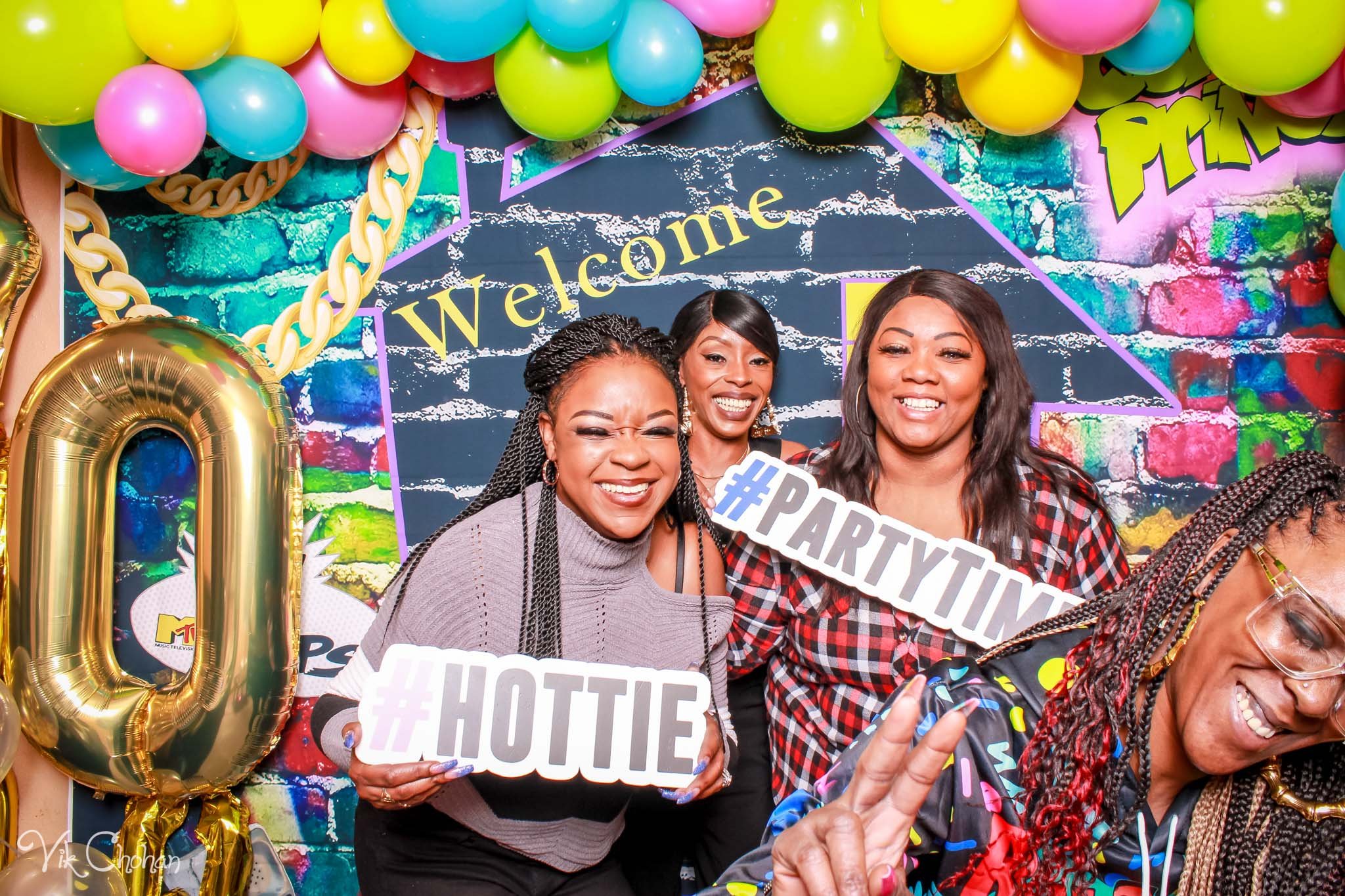 2022-11-26-Fabreonne-40-and-Fabulous-Birthday-House-Party-Photo-Booth-Vik-Chohan-Photography-Photo-Booth-Social-Media-VCP-090.jpg