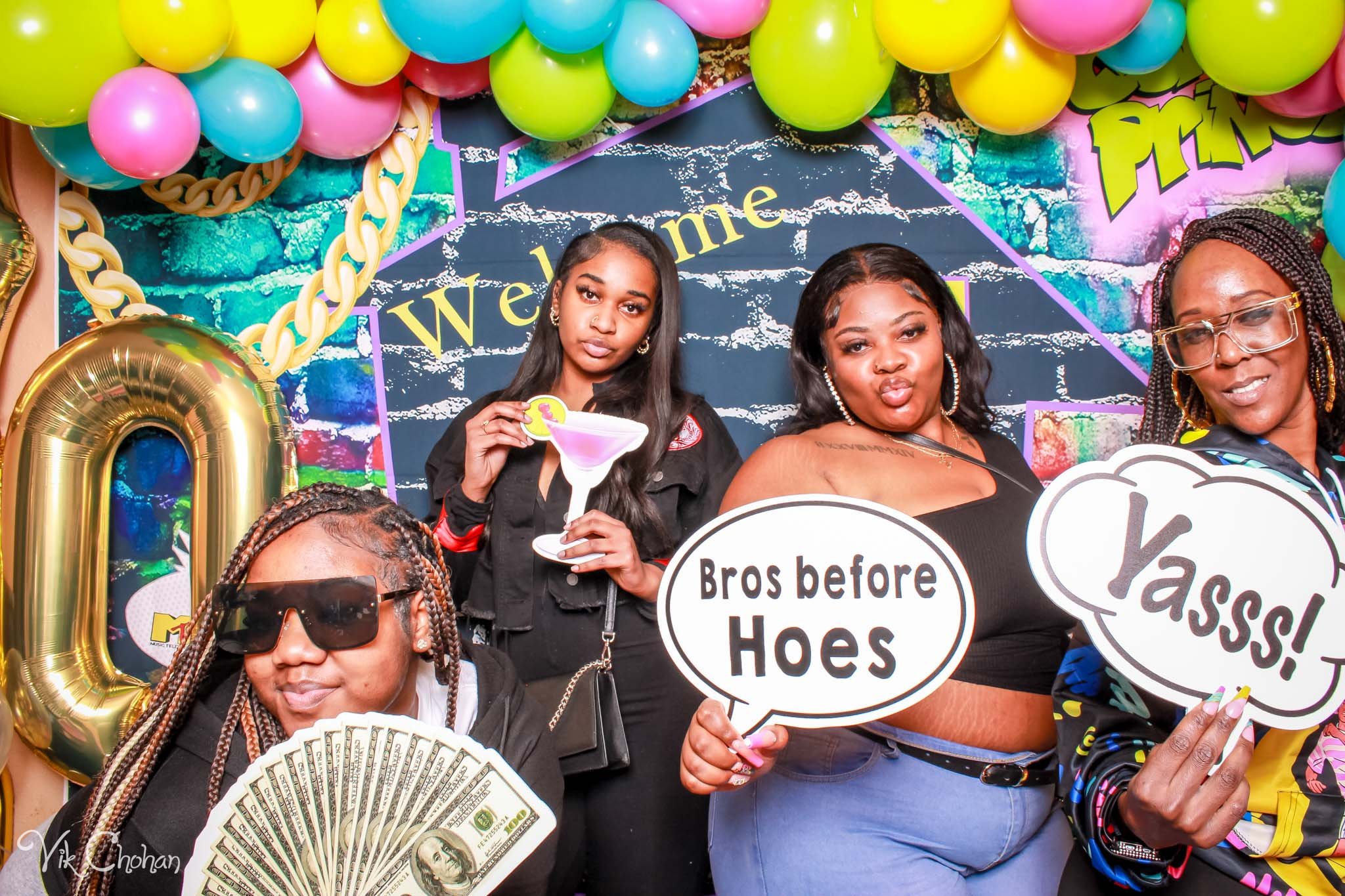 2022-11-26-Fabreonne-40-and-Fabulous-Birthday-House-Party-Photo-Booth-Vik-Chohan-Photography-Photo-Booth-Social-Media-VCP-099.jpg