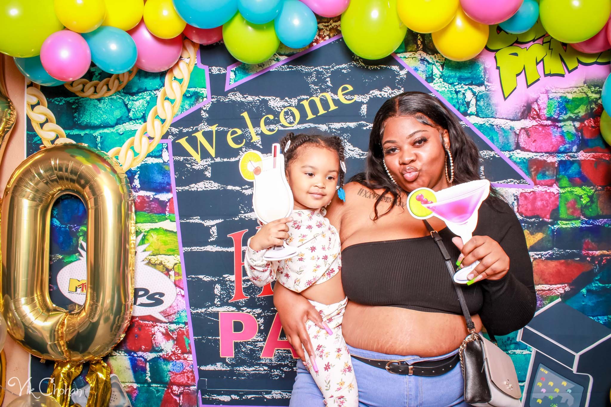 2022-11-26-Fabreonne-40-and-Fabulous-Birthday-House-Party-Photo-Booth-Vik-Chohan-Photography-Photo-Booth-Social-Media-VCP-103.jpg