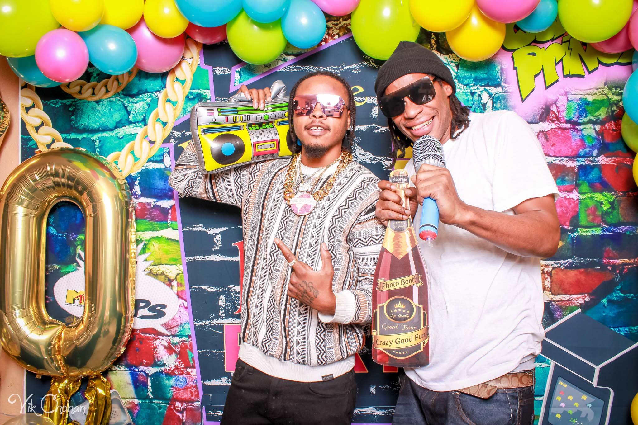 2022-11-26-Fabreonne-40-and-Fabulous-Birthday-House-Party-Photo-Booth-Vik-Chohan-Photography-Photo-Booth-Social-Media-VCP-114.jpg