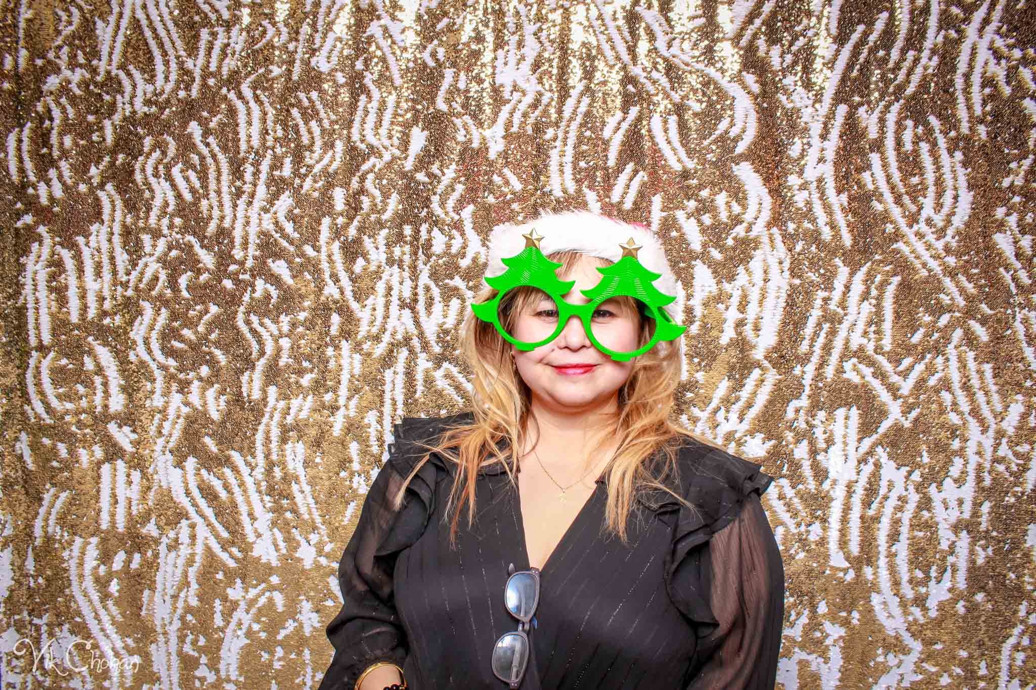 2022-12-15-Divine-Compassion-Hospice-Holiday-Party-Photo-Booth-Vik-Chohan-Photography-Photo-Booth-Social-Media-VCP-003.jpg