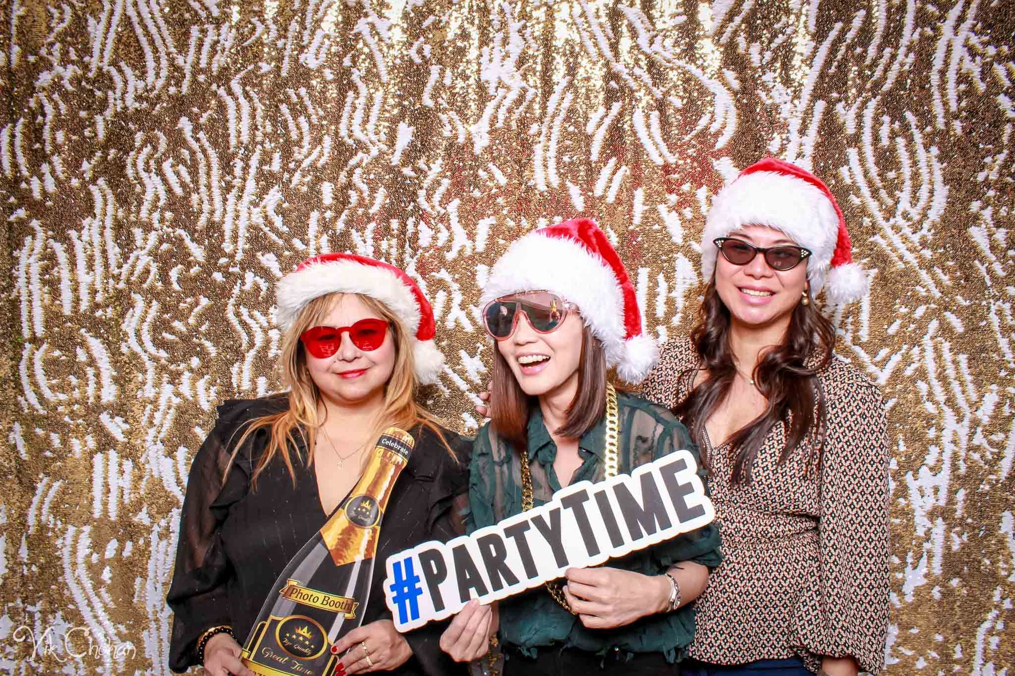 2022-12-15-Divine-Compassion-Hospice-Holiday-Party-Photo-Booth-Vik-Chohan-Photography-Photo-Booth-Social-Media-VCP-013.jpg