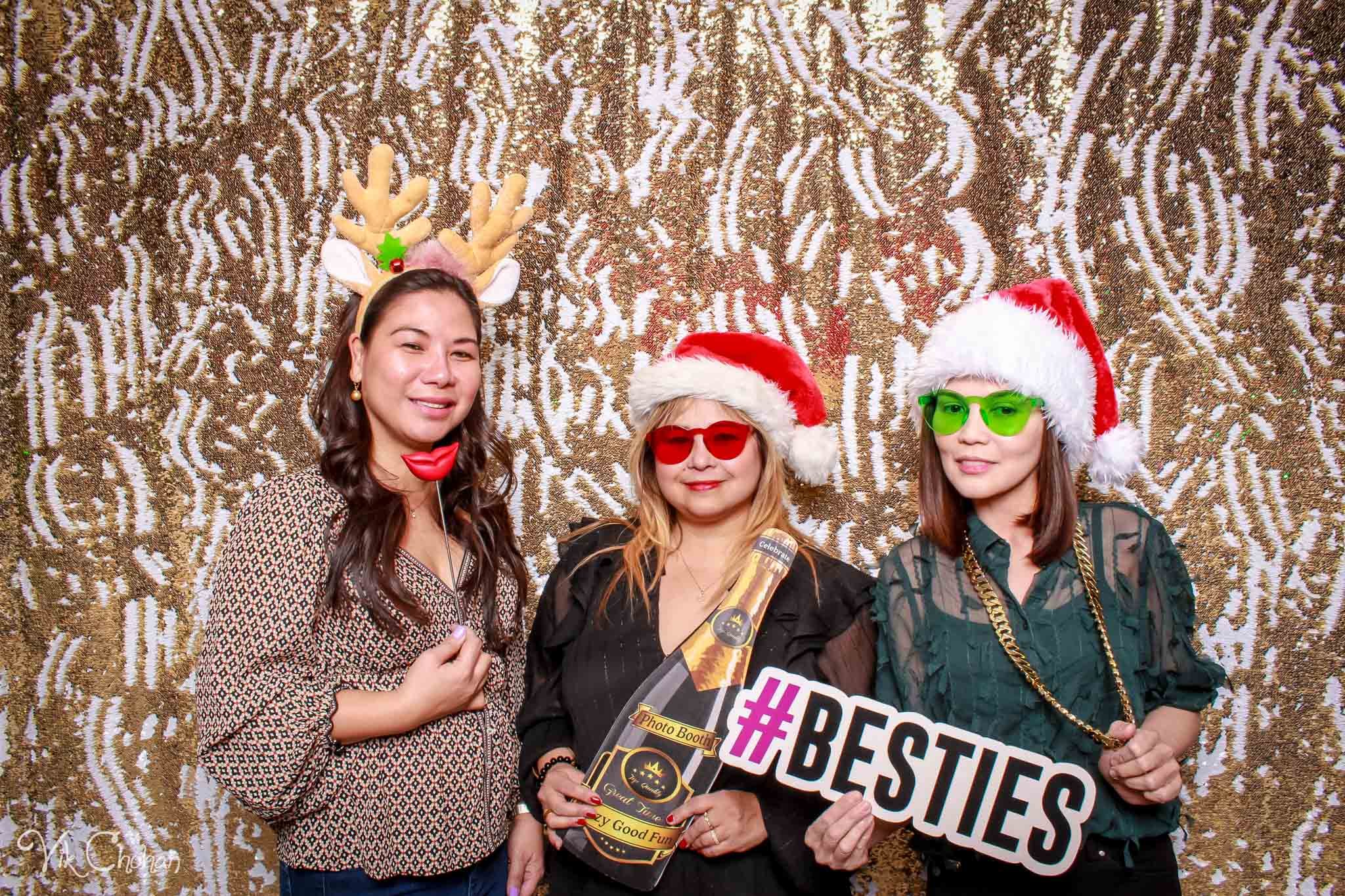 2022-12-15-Divine-Compassion-Hospice-Holiday-Party-Photo-Booth-Vik-Chohan-Photography-Photo-Booth-Social-Media-VCP-014.jpg