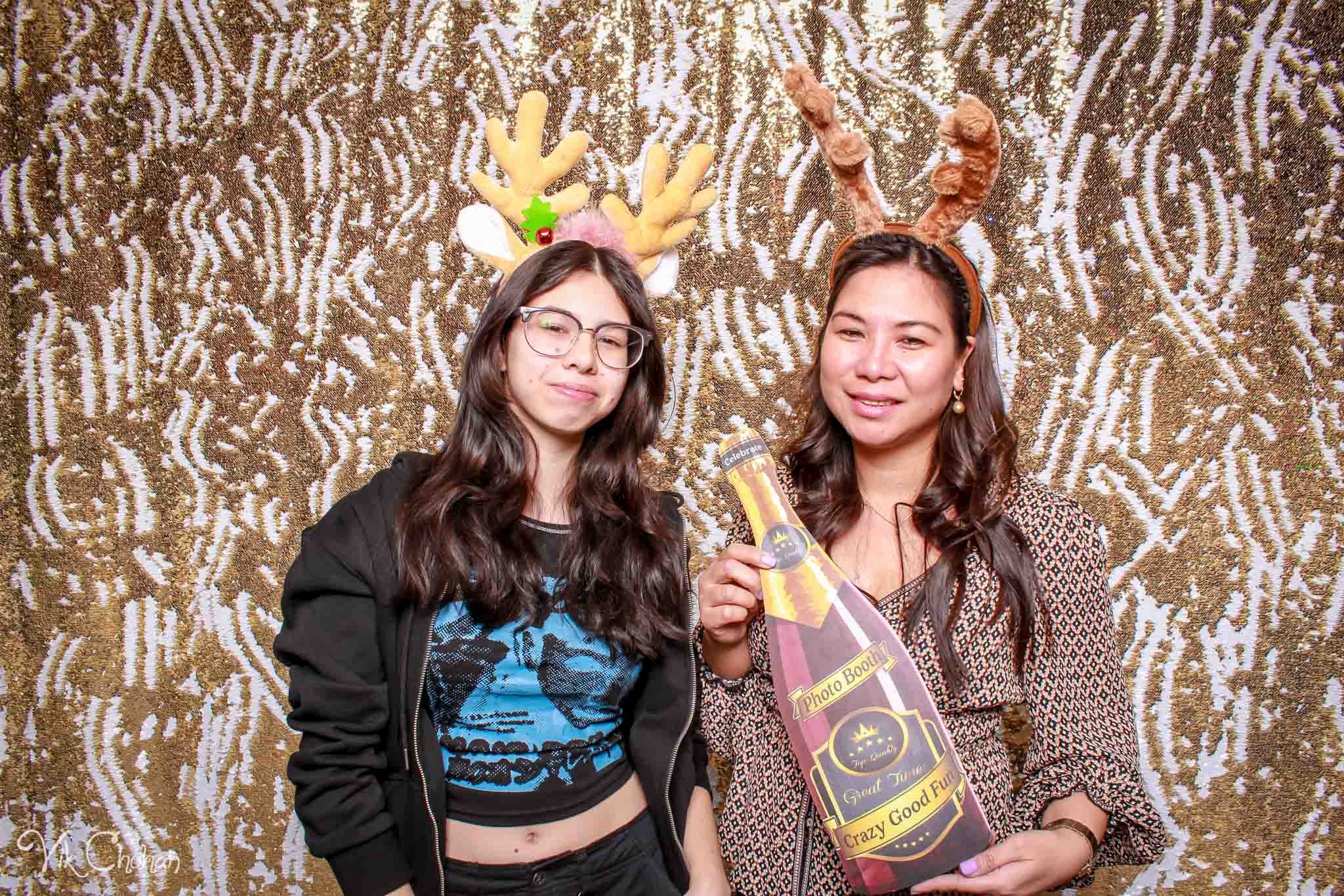 2022-12-15-Divine-Compassion-Hospice-Holiday-Party-Photo-Booth-Vik-Chohan-Photography-Photo-Booth-Social-Media-VCP-024.jpg