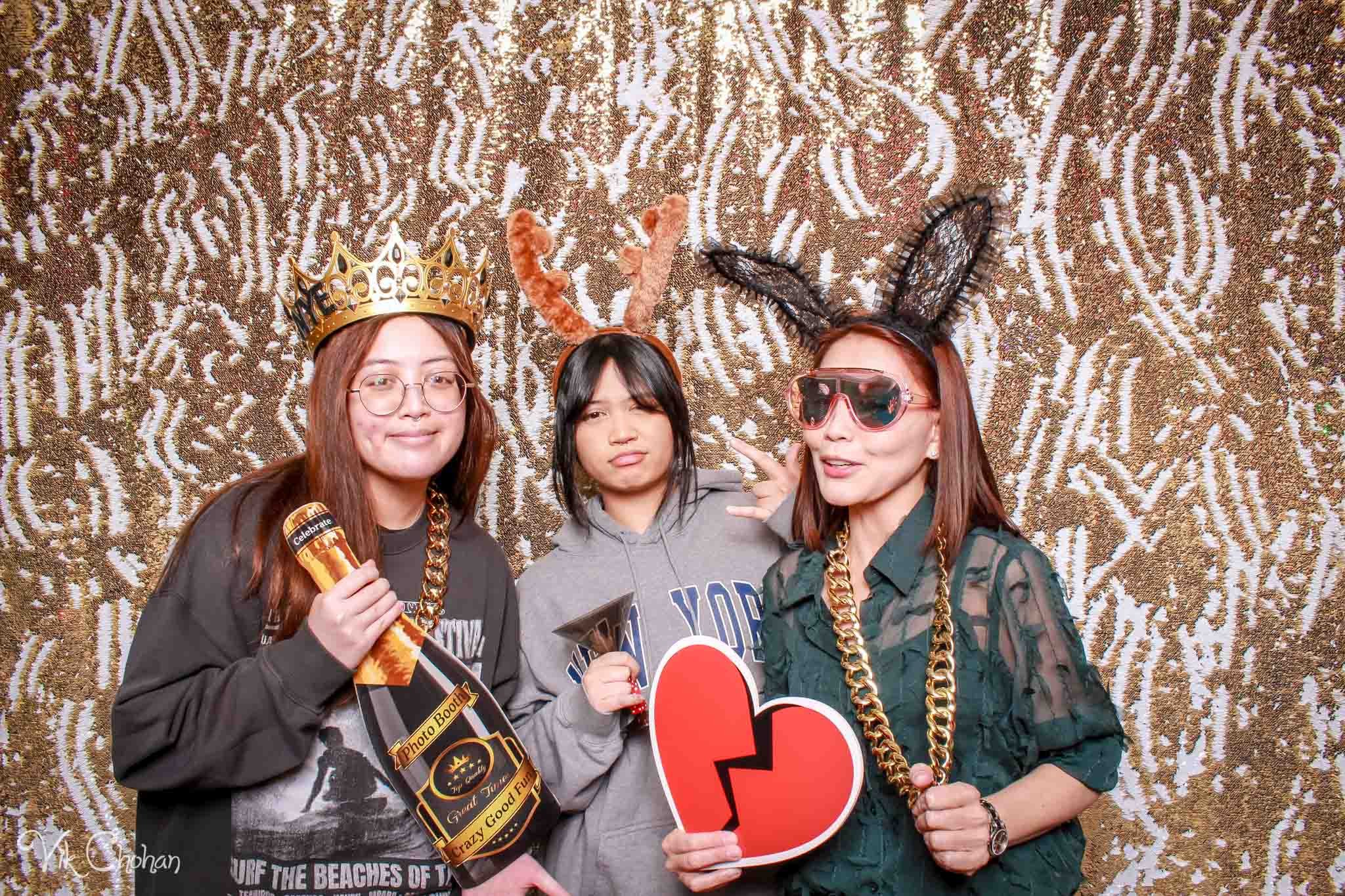 2022-12-15-Divine-Compassion-Hospice-Holiday-Party-Photo-Booth-Vik-Chohan-Photography-Photo-Booth-Social-Media-VCP-058.jpg