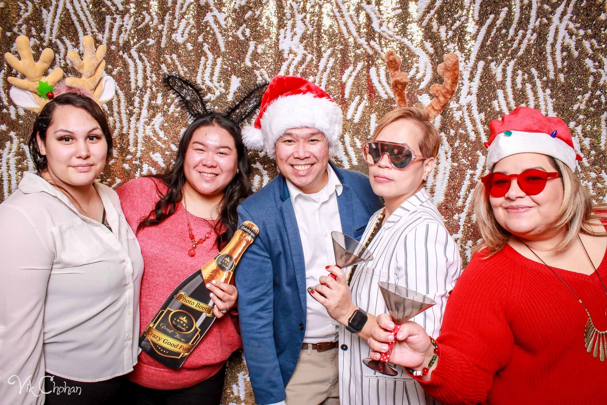 2022-12-15-Divine-Compassion-Hospice-Holiday-Party-Photo-Booth-Vik-Chohan-Photography-Photo-Booth-Social-Media-VCP-061.jpg
