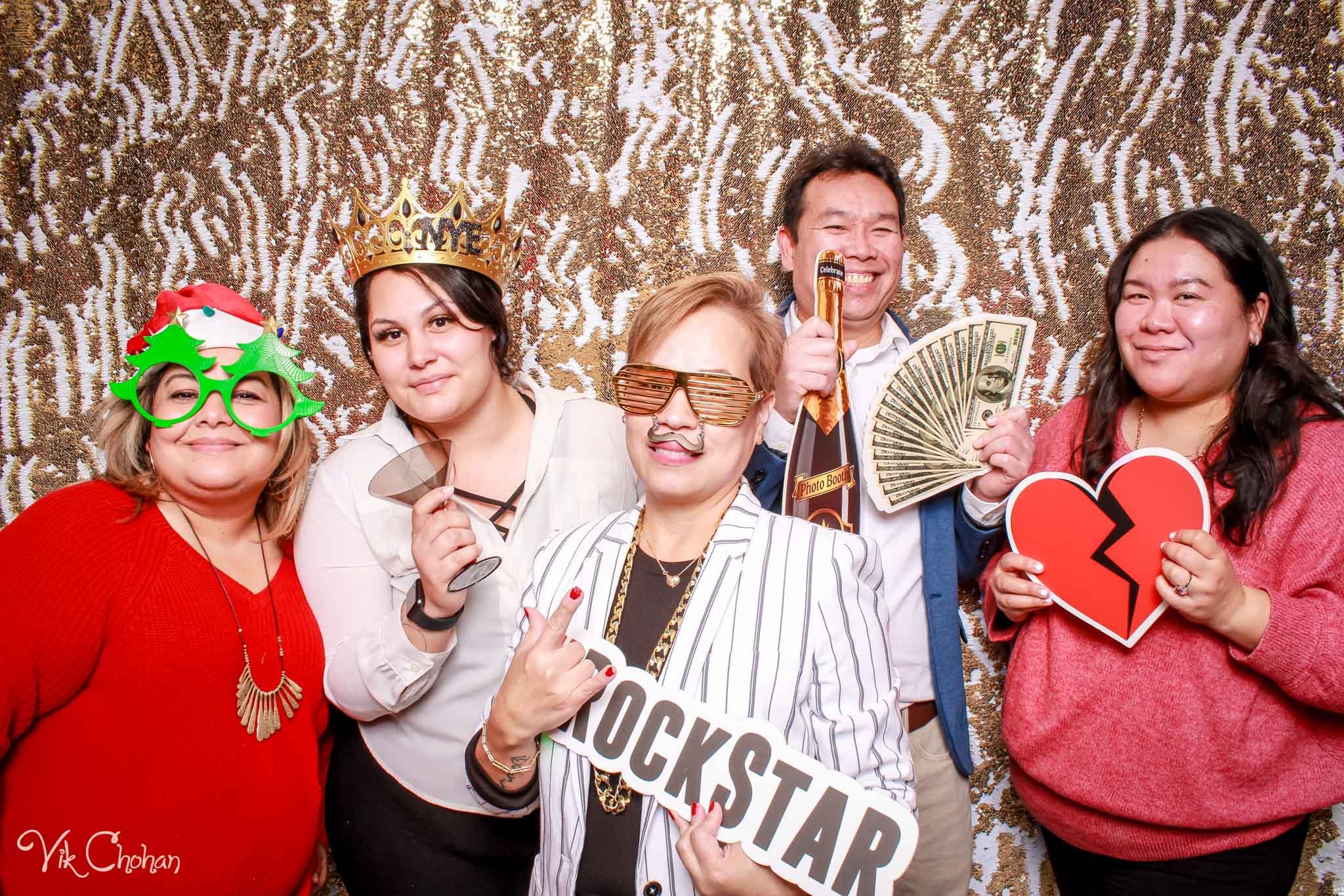 2022-12-15-Divine-Compassion-Hospice-Holiday-Party-Photo-Booth-Vik-Chohan-Photography-Photo-Booth-Social-Media-VCP-062.jpg