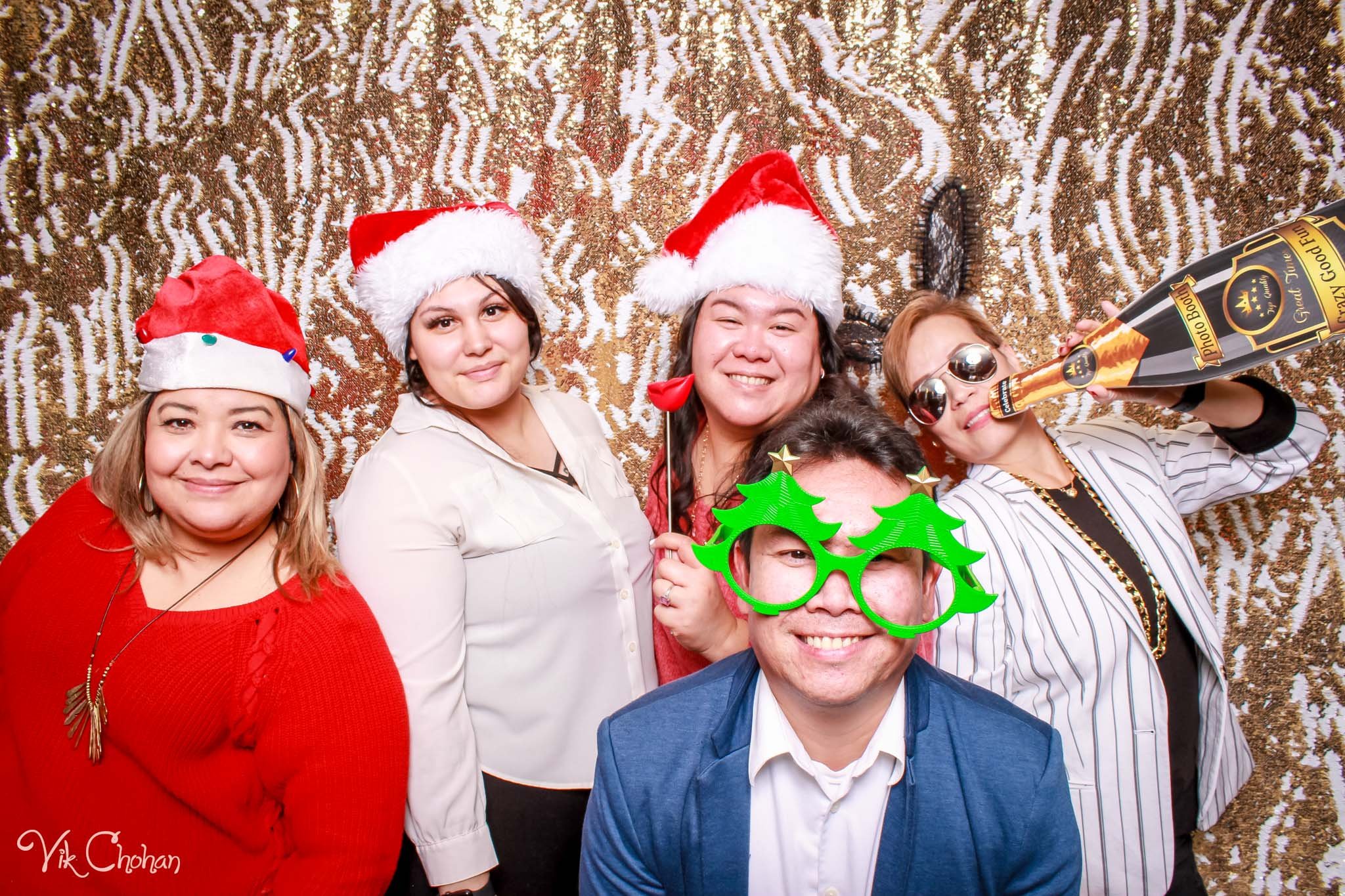 2022-12-15-Divine-Compassion-Hospice-Holiday-Party-Photo-Booth-Vik-Chohan-Photography-Photo-Booth-Social-Media-VCP-063.jpg