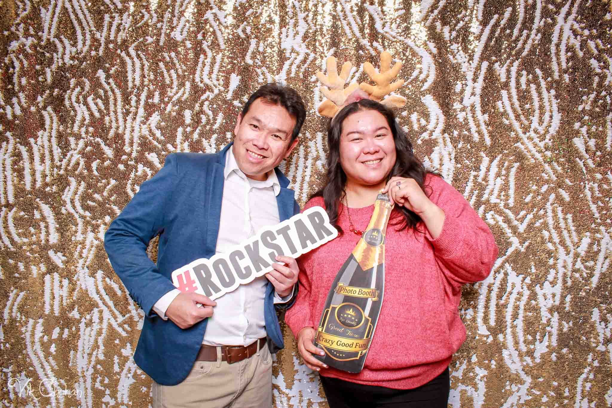 2022-12-15-Divine-Compassion-Hospice-Holiday-Party-Photo-Booth-Vik-Chohan-Photography-Photo-Booth-Social-Media-VCP-064.jpg