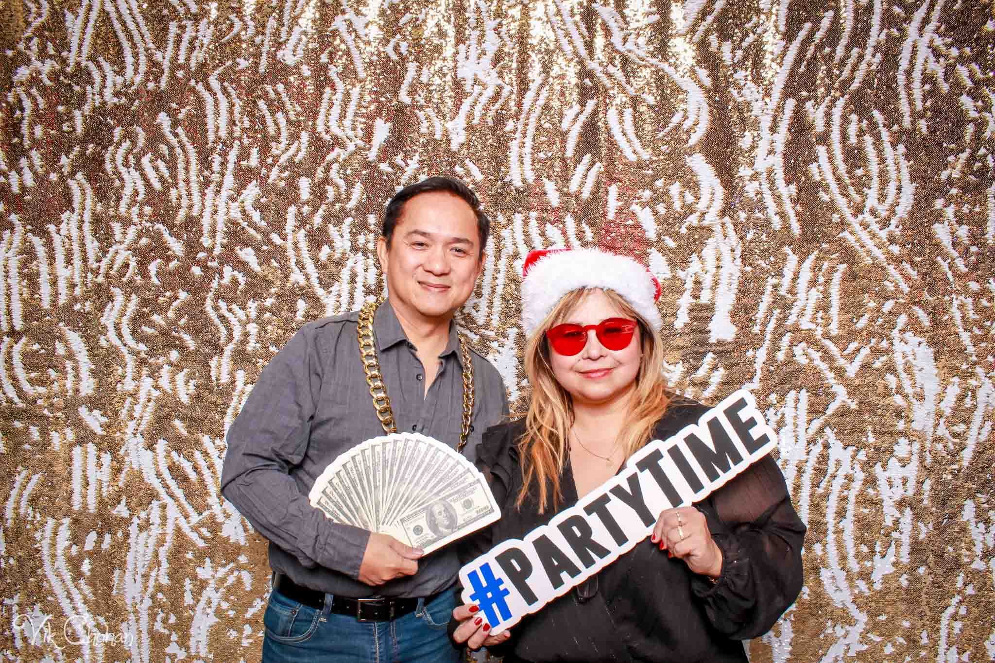 2022-12-15-Divine-Compassion-Hospice-Holiday-Party-Photo-Booth-Vik-Chohan-Photography-Photo-Booth-Social-Media-VCP-073.jpg