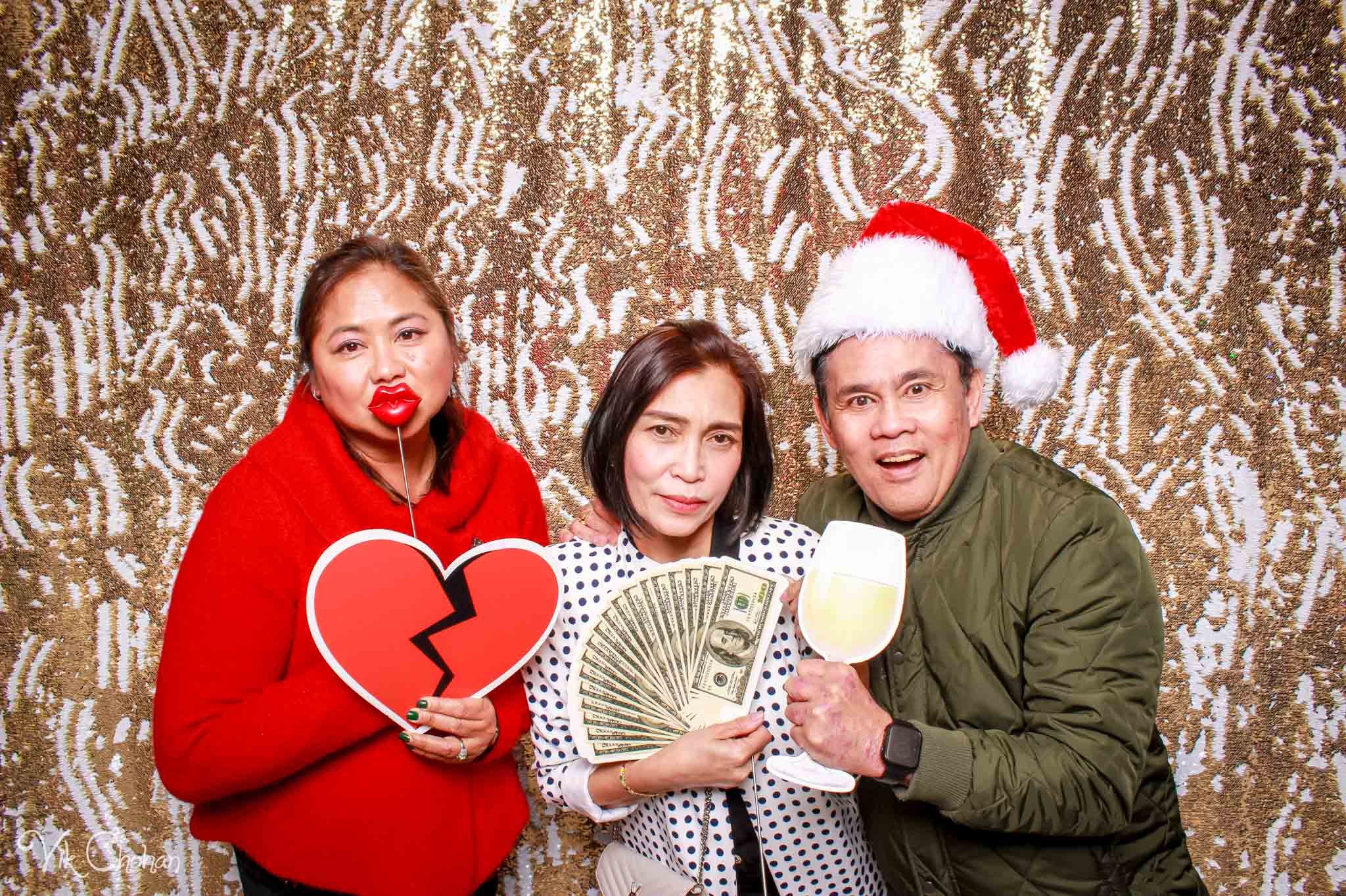 2022-12-15-Divine-Compassion-Hospice-Holiday-Party-Photo-Booth-Vik-Chohan-Photography-Photo-Booth-Social-Media-VCP-087.jpg