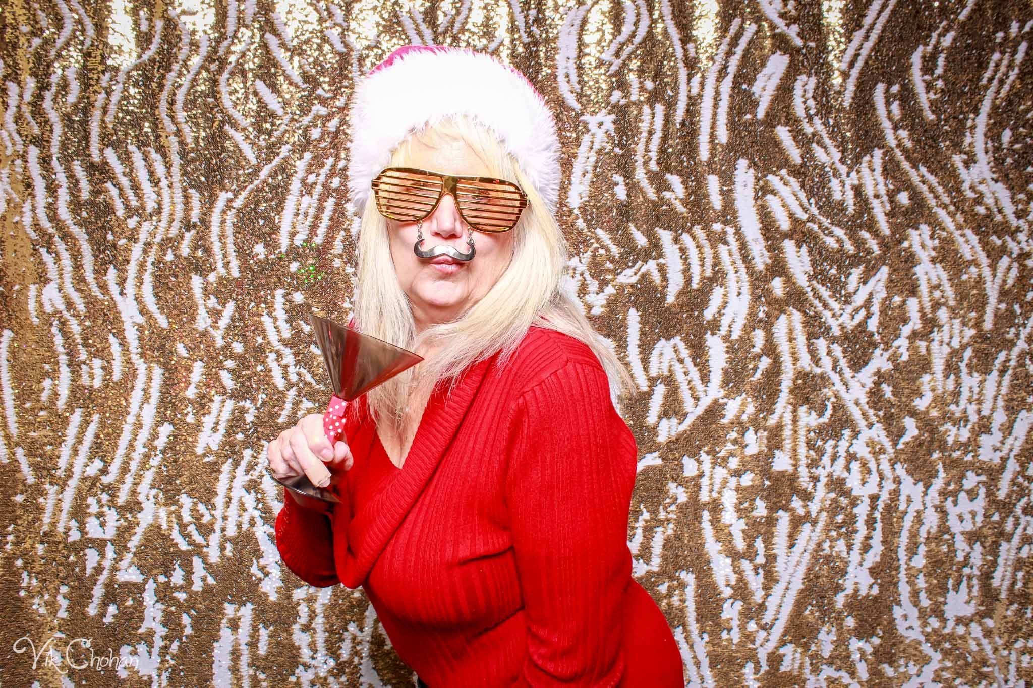 2022-12-16-Stacys-50th-Birthday-Bash-Photo-Booth-Vik-Chohan-Photography-Photo-Booth-Social-Media-VCP-028.jpg