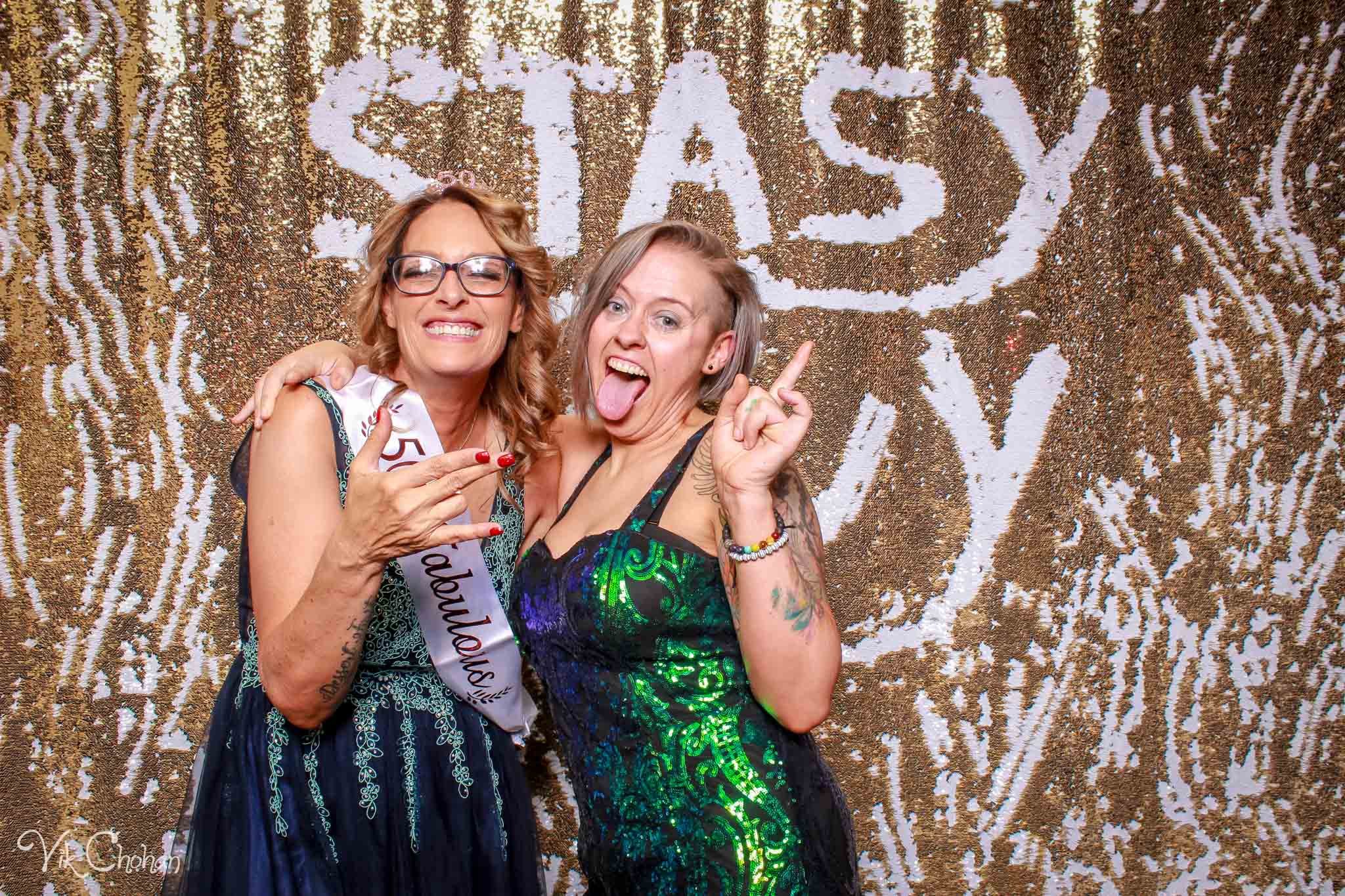 2022-12-16-Stacys-50th-Birthday-Bash-Photo-Booth-Vik-Chohan-Photography-Photo-Booth-Social-Media-VCP-042.jpg