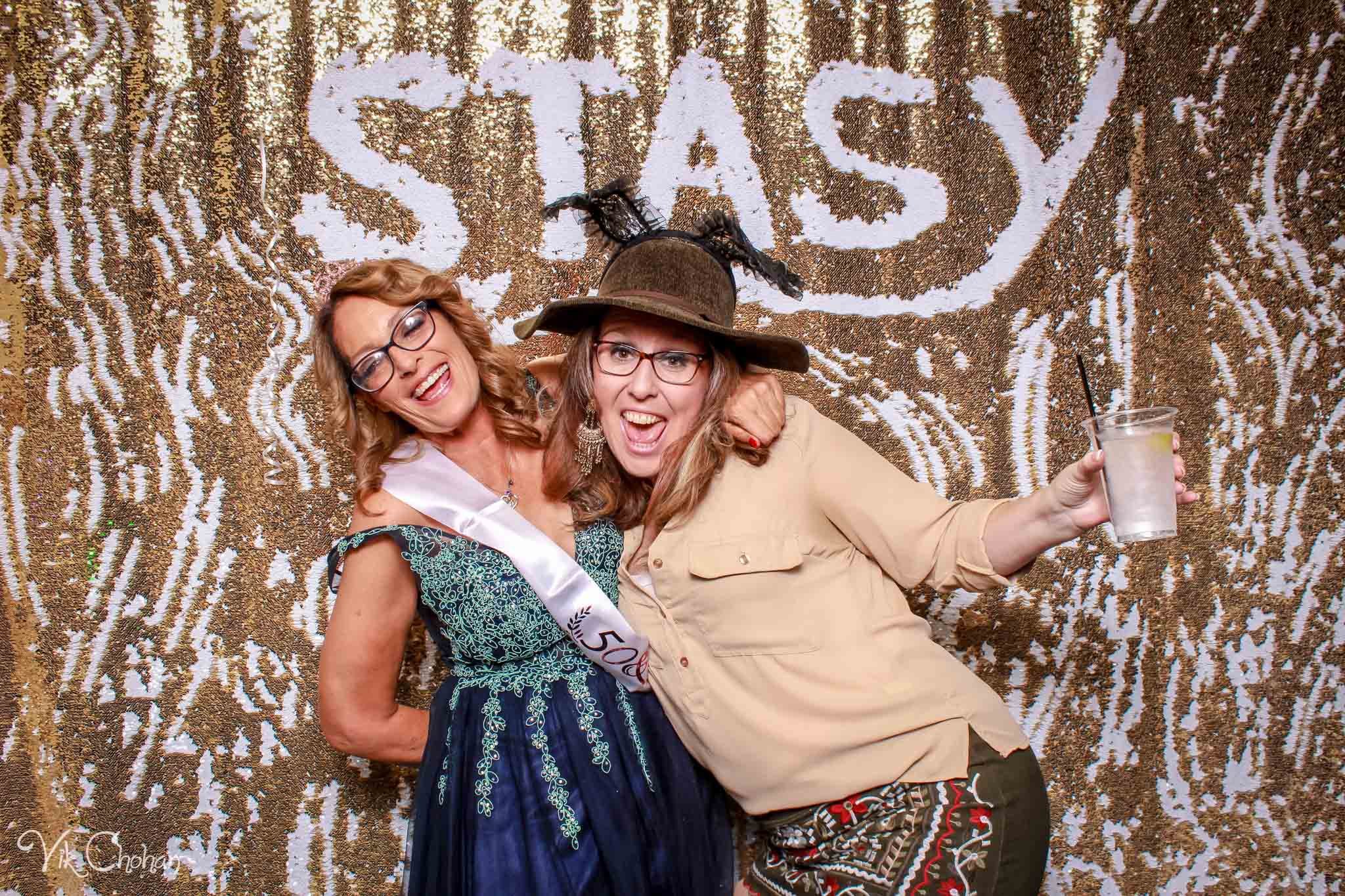 2022-12-16-Stacys-50th-Birthday-Bash-Photo-Booth-Vik-Chohan-Photography-Photo-Booth-Social-Media-VCP-056.jpg