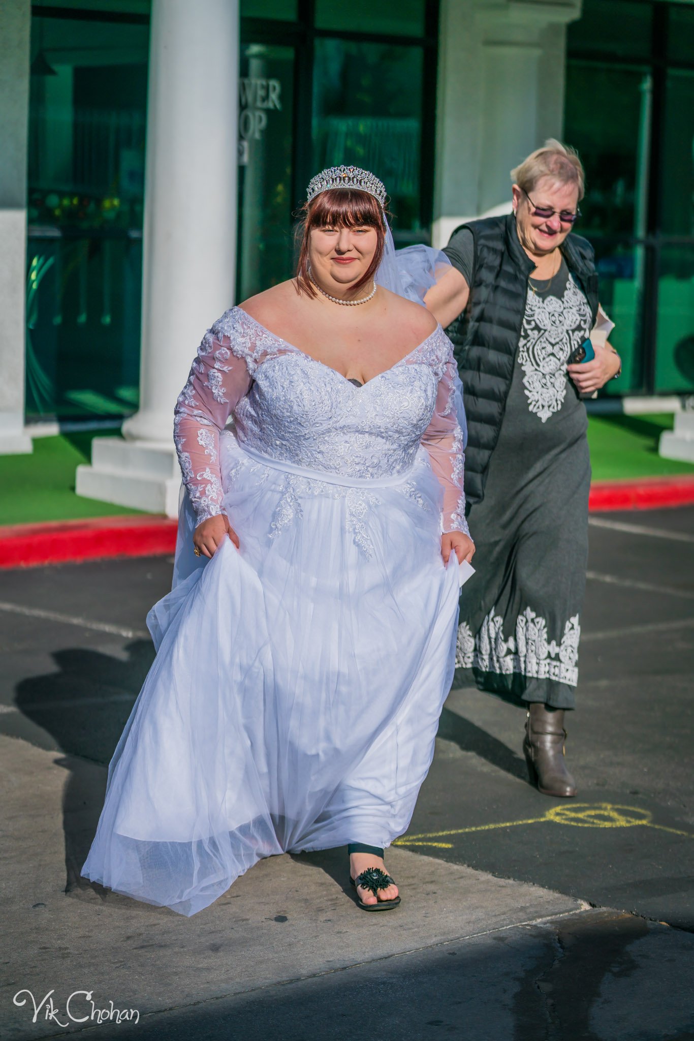 2022-12-10-Katherine-and-Charles-Las-Vegas-Wedding-at-Little-White-Wedding-Chapel-Vik-Chohan-Photography-Photo-Booth-Social-Media-VCP-044.jpg