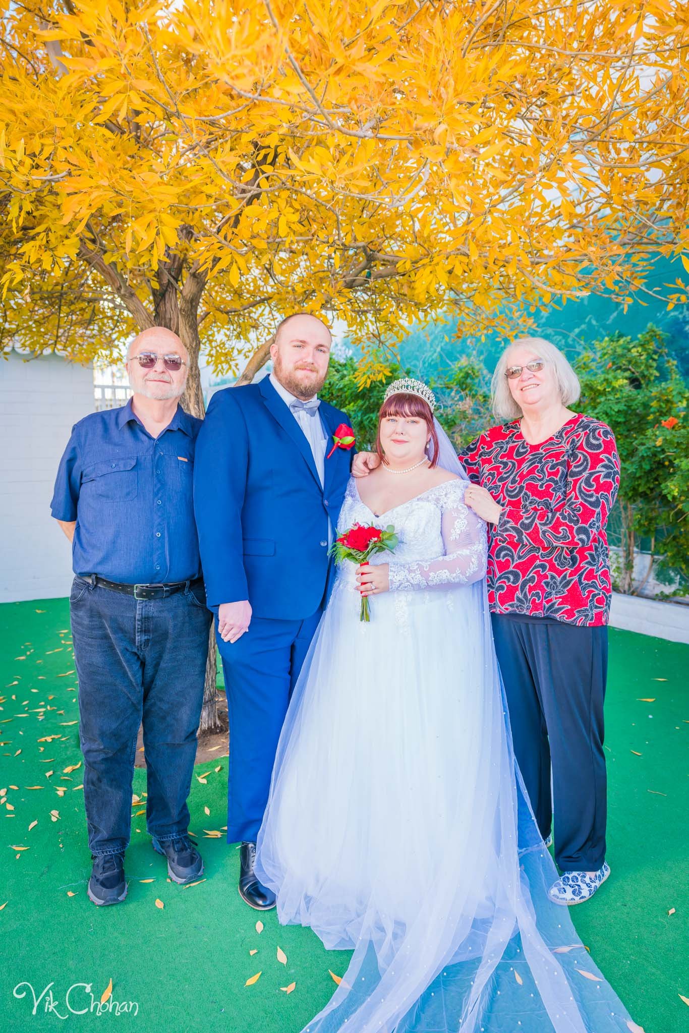 2022-12-10-Katherine-and-Charles-Las-Vegas-Wedding-at-Little-White-Wedding-Chapel-Vik-Chohan-Photography-Photo-Booth-Social-Media-VCP-151.jpg