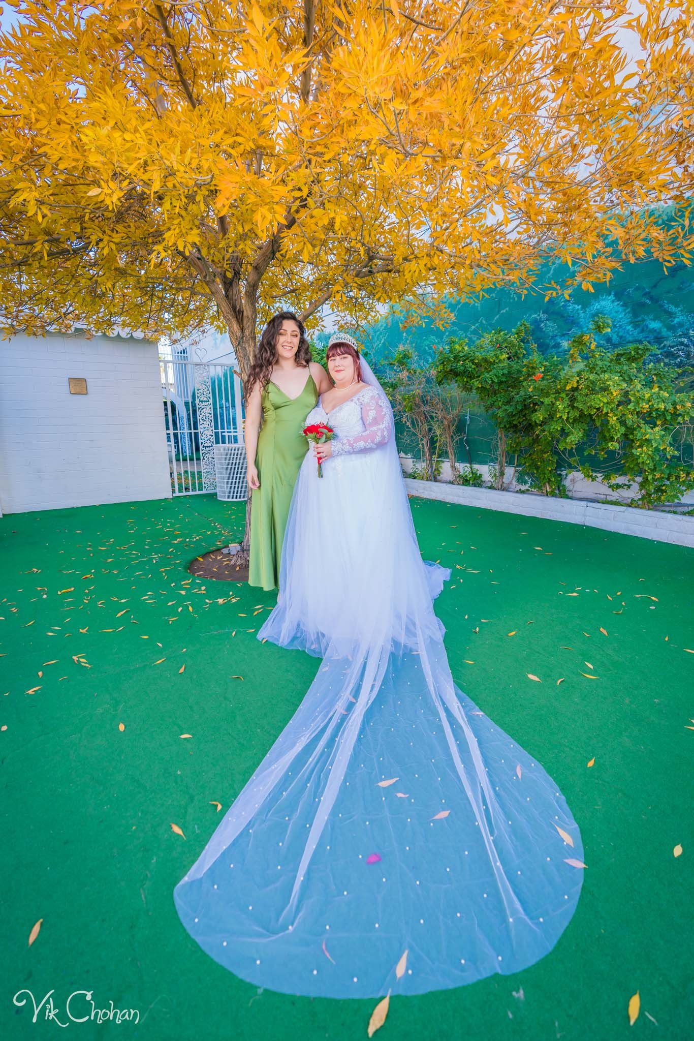 2022-12-10-Katherine-and-Charles-Las-Vegas-Wedding-at-Little-White-Wedding-Chapel-Vik-Chohan-Photography-Photo-Booth-Social-Media-VCP-180.jpg
