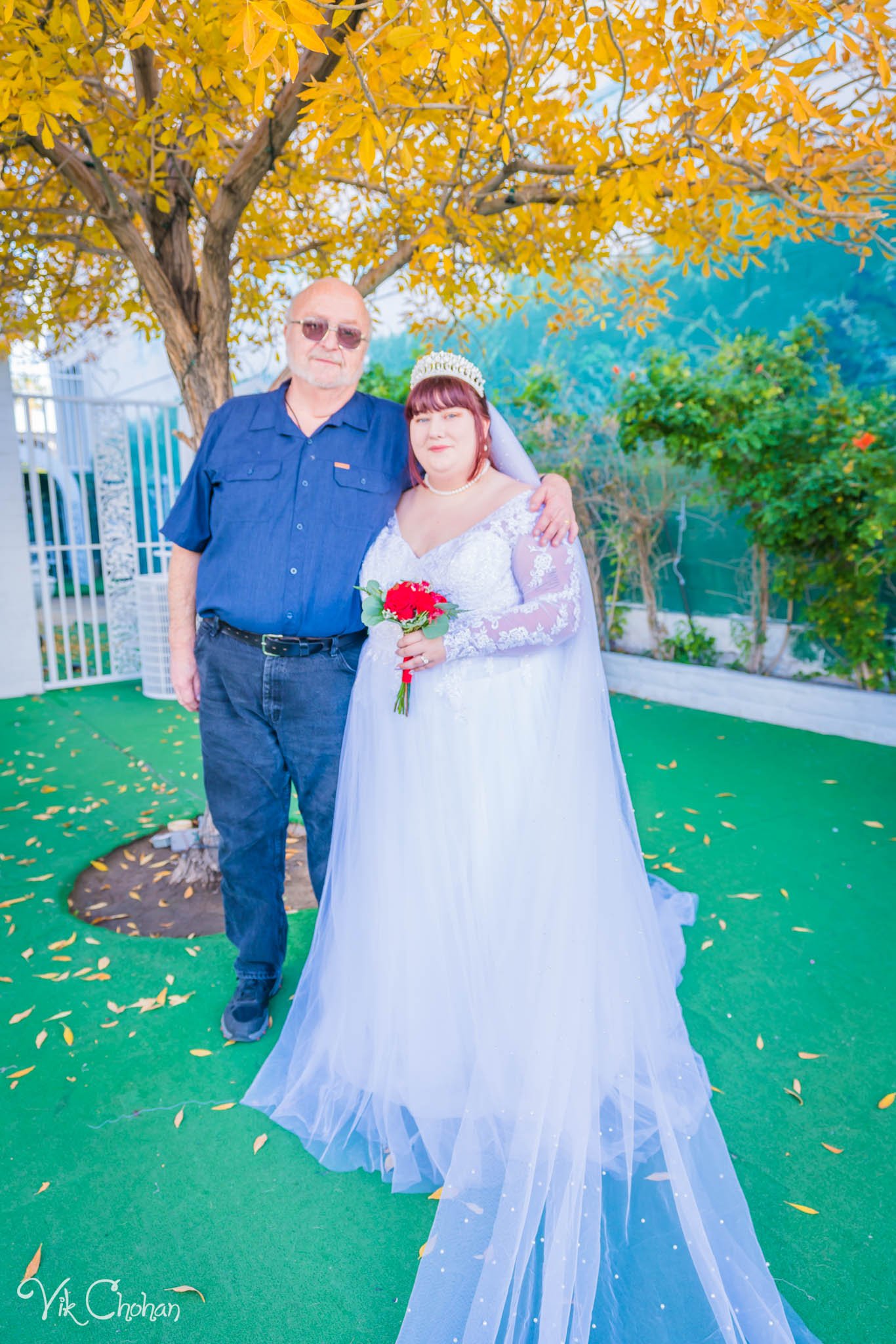 2022-12-10-Katherine-and-Charles-Las-Vegas-Wedding-at-Little-White-Wedding-Chapel-Vik-Chohan-Photography-Photo-Booth-Social-Media-VCP-190.jpg