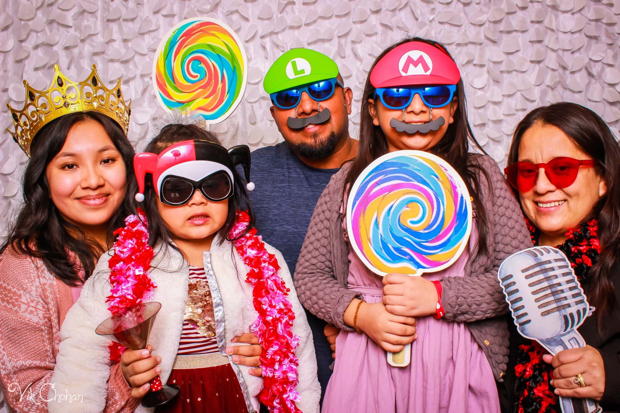 2023-02-10-Dondero-2023-Sweetheart-Dance-Vik-Chohan-Photography-Photo-Booth-Social-Media-VCP-042.jpg