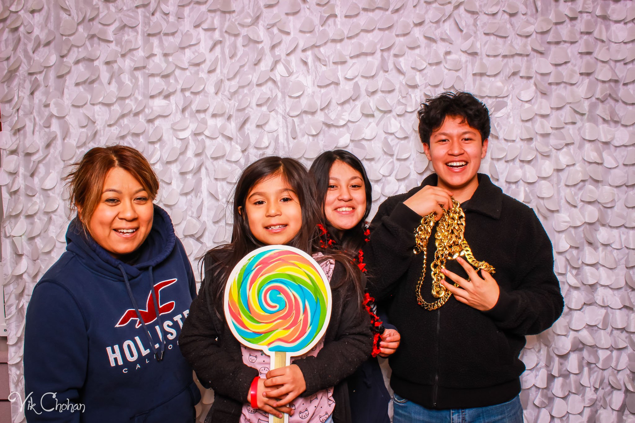 2023-02-10-Dondero-2023-Sweetheart-Dance-Vik-Chohan-Photography-Photo-Booth-Social-Media-VCP-081.jpg