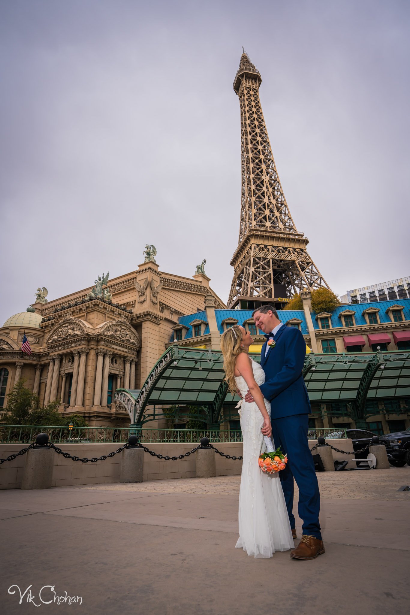 2023-03-30-Megan-and-Steven-Las-Vegas-Wedding-Strip-Tour-Vik-Chohan-Photography-Photo-Booth-Social-Media-VCP-015.jpg