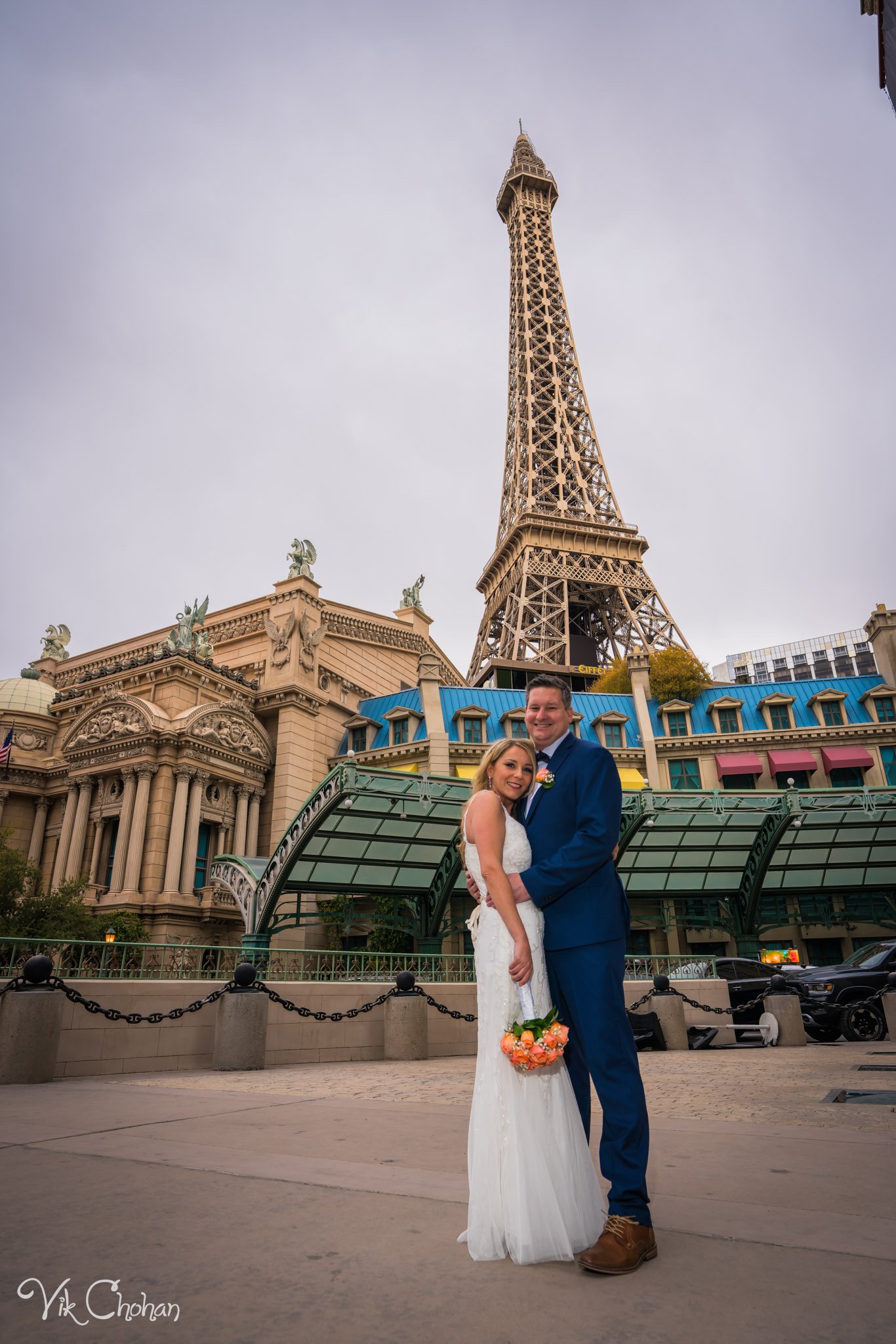 2023-03-30-Megan-and-Steven-Las-Vegas-Wedding-Strip-Tour-Vik-Chohan-Photography-Photo-Booth-Social-Media-VCP-016.jpg