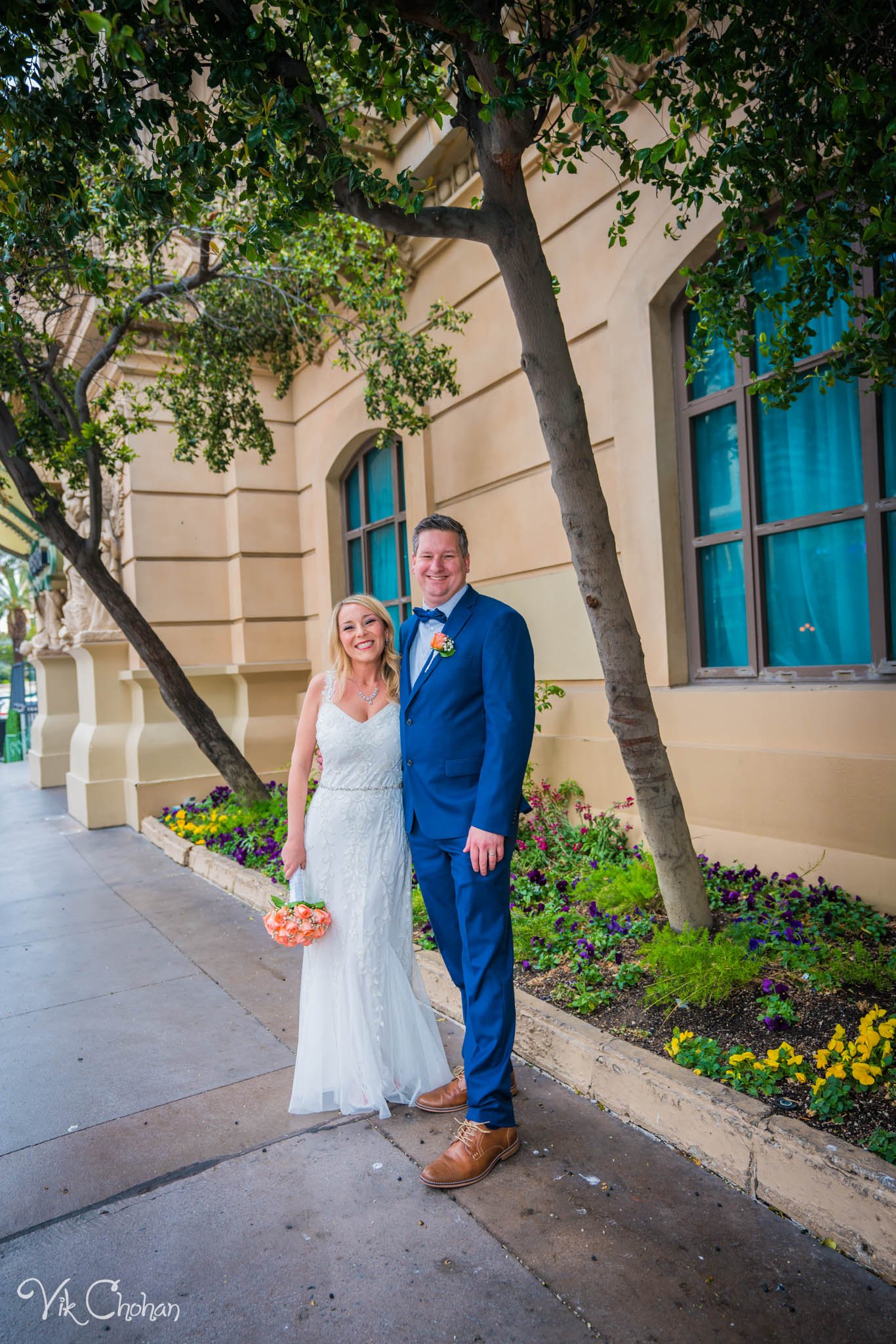 2023-03-30-Megan-and-Steven-Las-Vegas-Wedding-Strip-Tour-Vik-Chohan-Photography-Photo-Booth-Social-Media-VCP-033.jpg