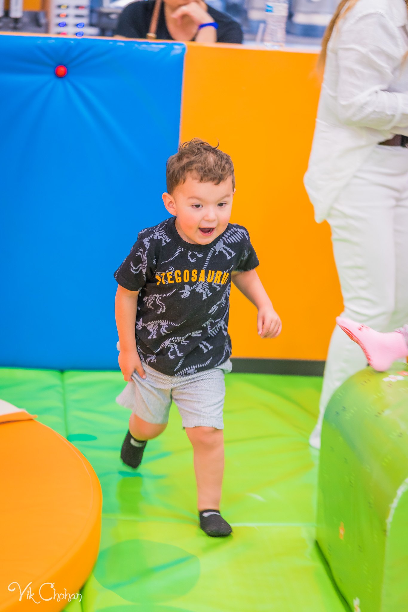 2023-04-23-Dubems-3rd-Birthday-Celebration-at-Wally-Wombats-Vik-Chohan-Photography-Photo-Booth-Social-Media-VCP-051.jpg