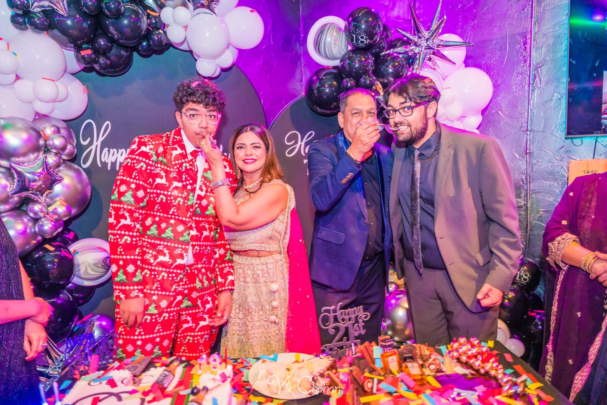 2023-12-25-Ayush-and-Trents-Birthday-Celebration-Vik-Chohan-Photography-Photo-Booth-Social-Media-VCP-118.jpg