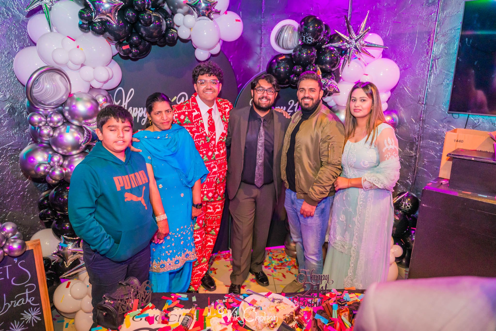 2023-12-25-Ayush-and-Trents-Birthday-Celebration-Vik-Chohan-Photography-Photo-Booth-Social-Media-VCP-145.jpg