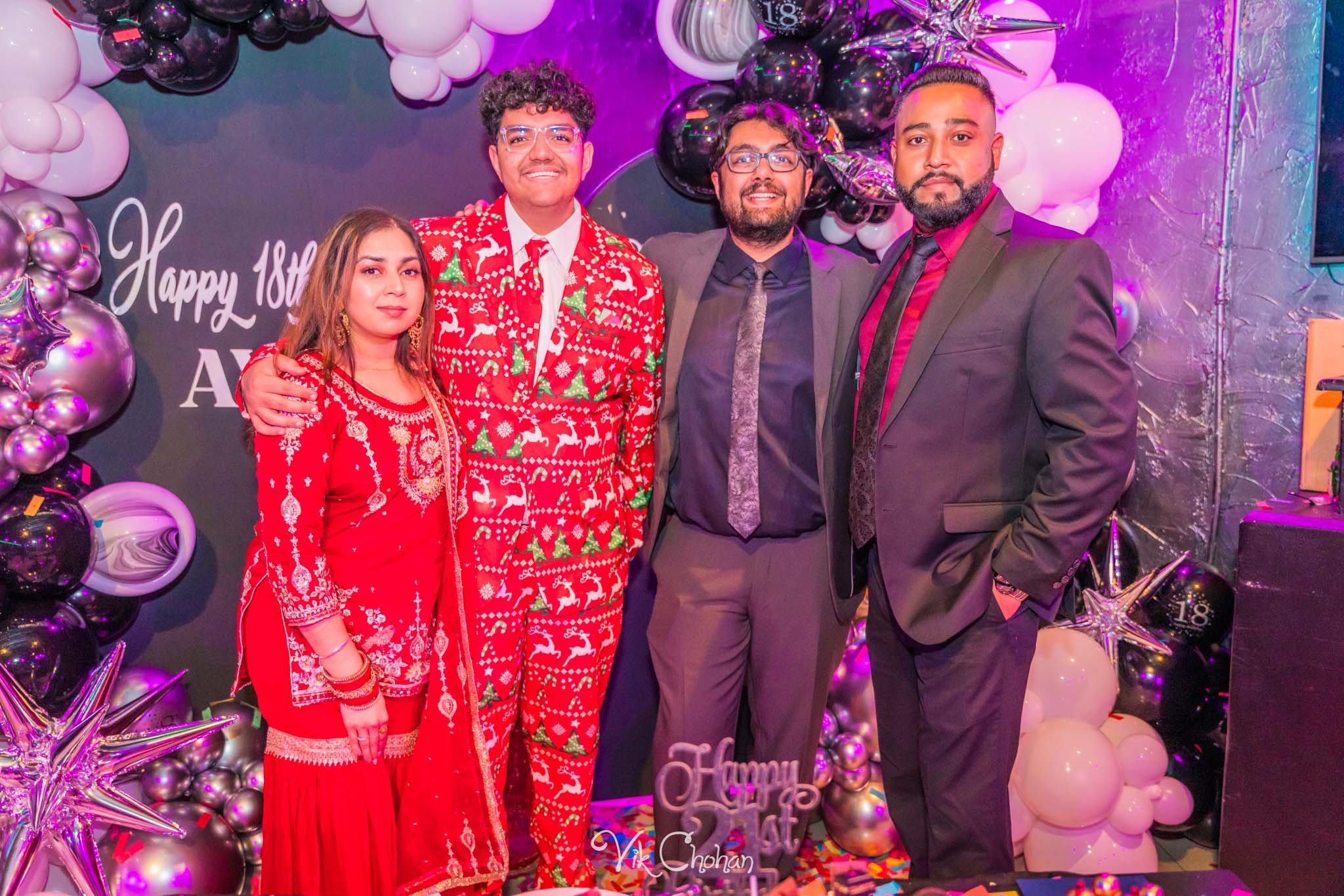 2023-12-25-Ayush-and-Trents-Birthday-Celebration-Vik-Chohan-Photography-Photo-Booth-Social-Media-VCP-157.jpg