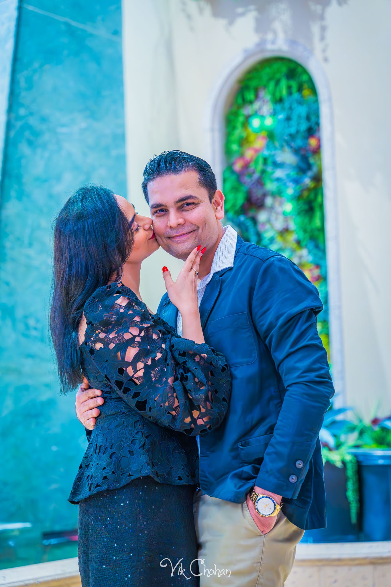 2023-12-24-Nishma-and-Maulik-Las-Vegas-Surprise-Engagement-Photography-Vik-Chohan-Photography-Photo-Booth-Social-Media-VCP-080.jpg