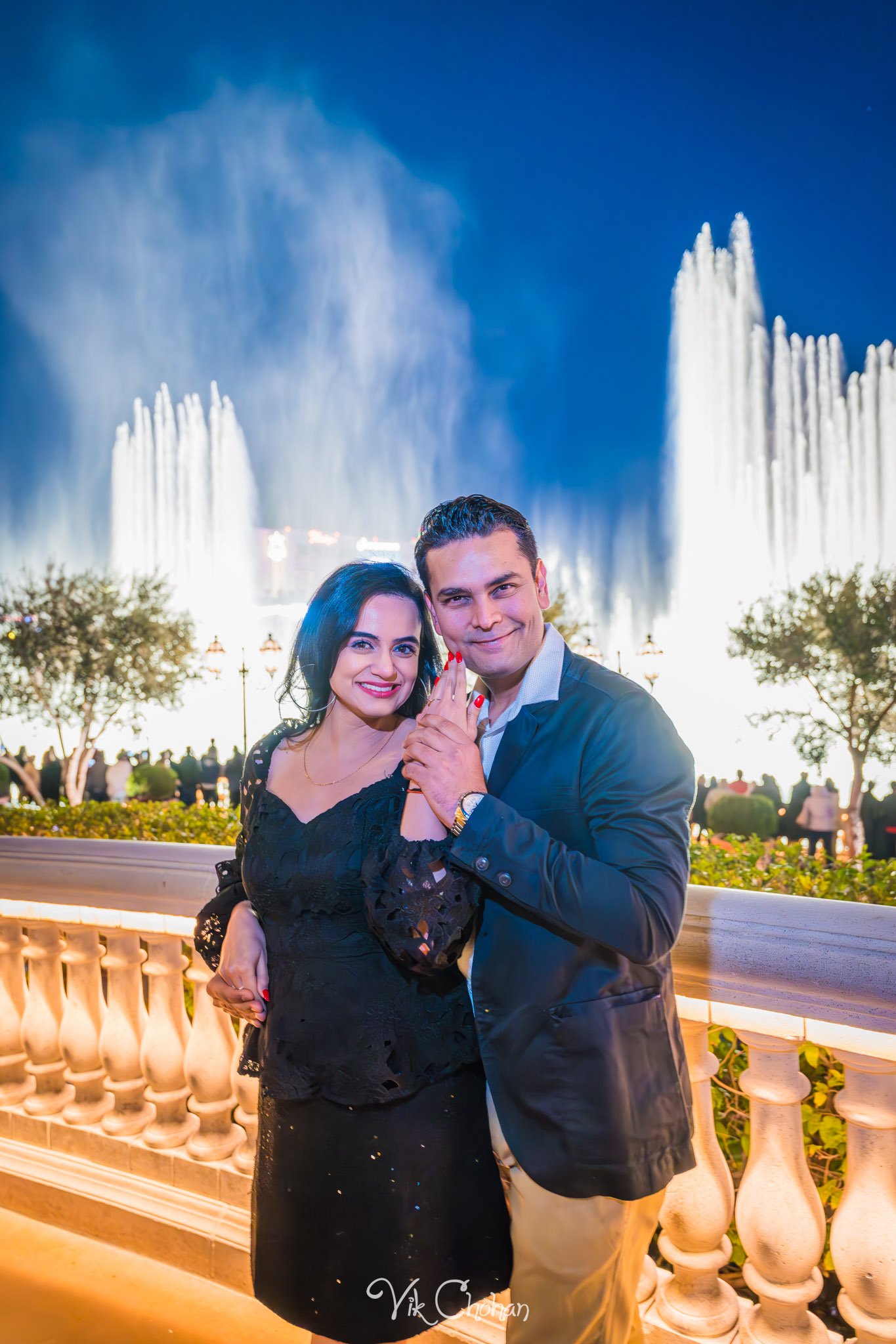 2023-12-24-Nishma-and-Maulik-Las-Vegas-Surprise-Engagement-Photography-Vik-Chohan-Photography-Photo-Booth-Social-Media-VCP-131.jpg