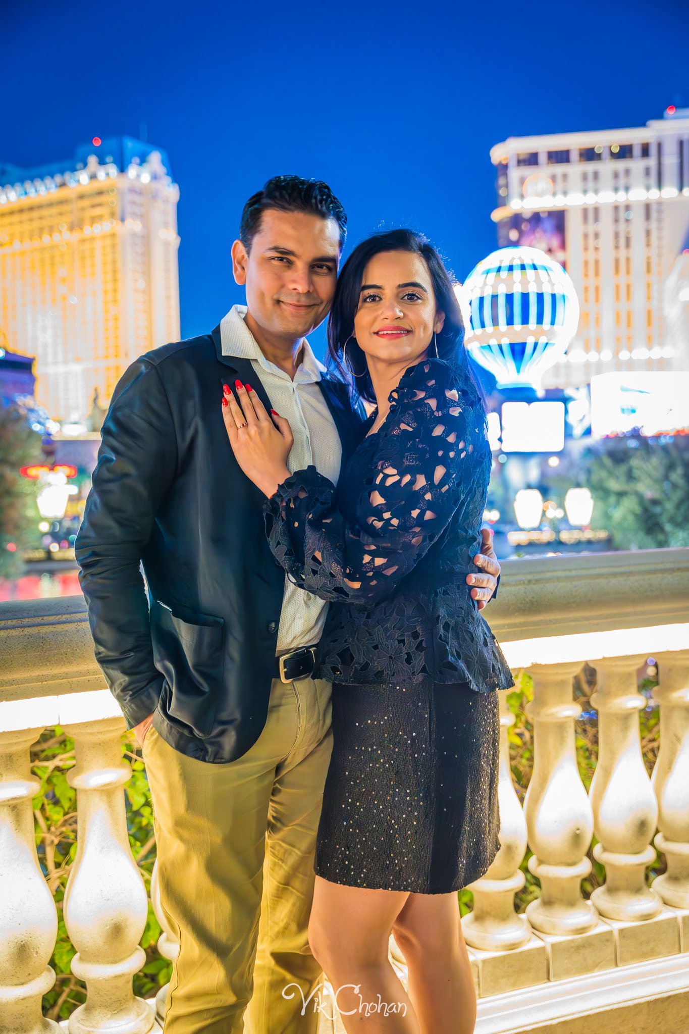 2023-12-24-Nishma-and-Maulik-Las-Vegas-Surprise-Engagement-Photography-Vik-Chohan-Photography-Photo-Booth-Social-Media-VCP-144.jpg